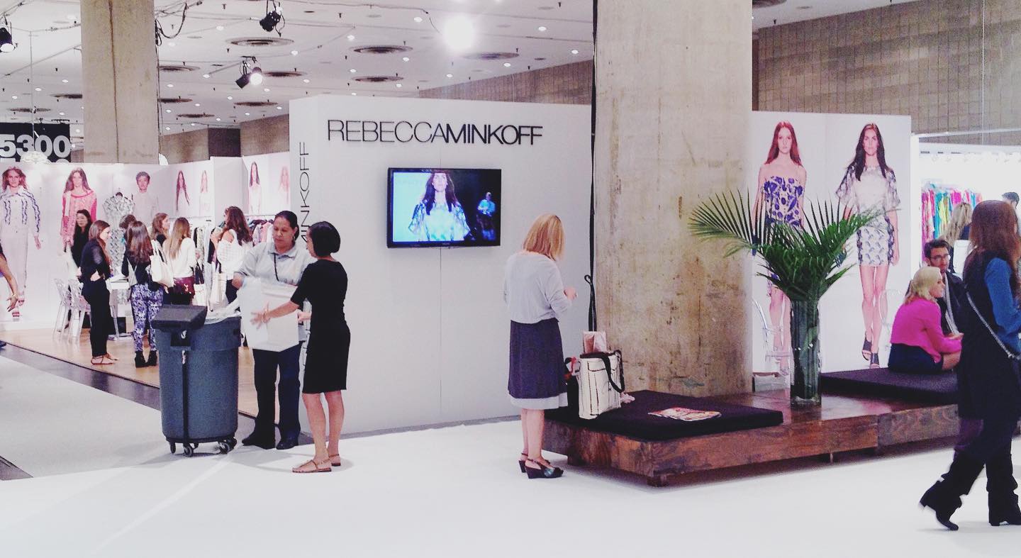 #tradeshow #tradeshowbooth #tradeshowdisplay #custombooth #displaydesign #furniturerental #avrentals #newyork #mkdisplays #javitscenter #accessoriecircuit #rebeccaminkoff