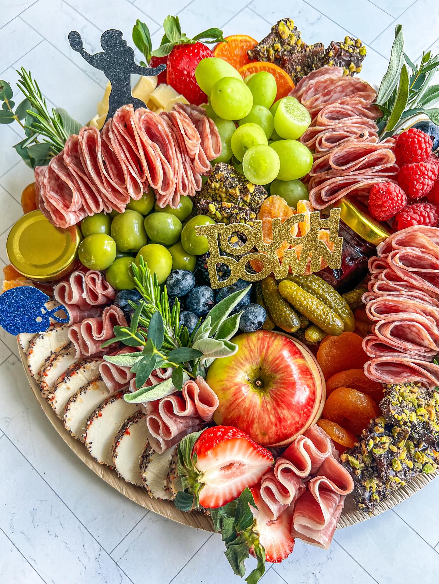 Good food, great company, and all the game-day vibes! ✨
This Super Bowl spread was made to be shared. I enjoyed the commercials and the half-time show was 🔥🔥🇵🇷🇺🇸!! What did you think?
#grazingjoycharcuterie #charcuterieboard #cheeseboard #superbowl #southflorida