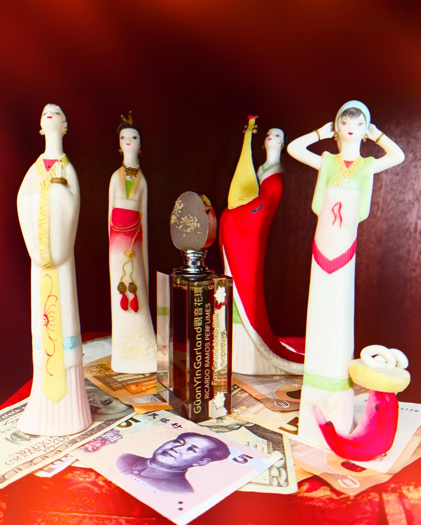 Happy Chinese New Year!
May The Four Chinese Beauties bring you Happiness, Health, Wealth and Peace!
SOTD: Gūan Yīn Garland by @ricardoramosperfumesdeautor
#chinesenewyear2026 #thefourchinesebeauties #guanyingarland #ricardoramosperfumesdeautor