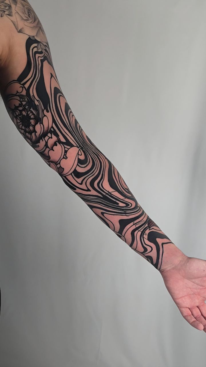 Work in progress on this blast over Suminagashi and flowers sleeve. Always fun to do this style.
Heavy blackwork tattoos done at @futureink.co Oakland California bay area
.
.
.
.
.
#suminagashi #suminagashitattoo #heavyblackworktattoo #bayareatattoo #californiatattoo