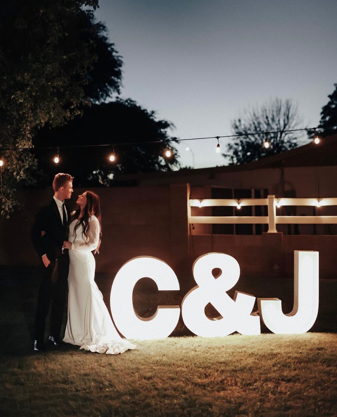 So grateful to this sweet couple for choosing “C&J” in lights to celebrate such a big, beautiful day!
Thank you for trusting Iowa Glow Co. to be part of your love story—here’s to a lifetime of memories, joy and moments that shine just as bright as you do! 💫🥂