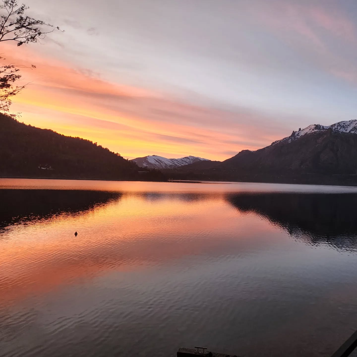 Amanece en el lago Gutiérrez #patagonia #bariloche