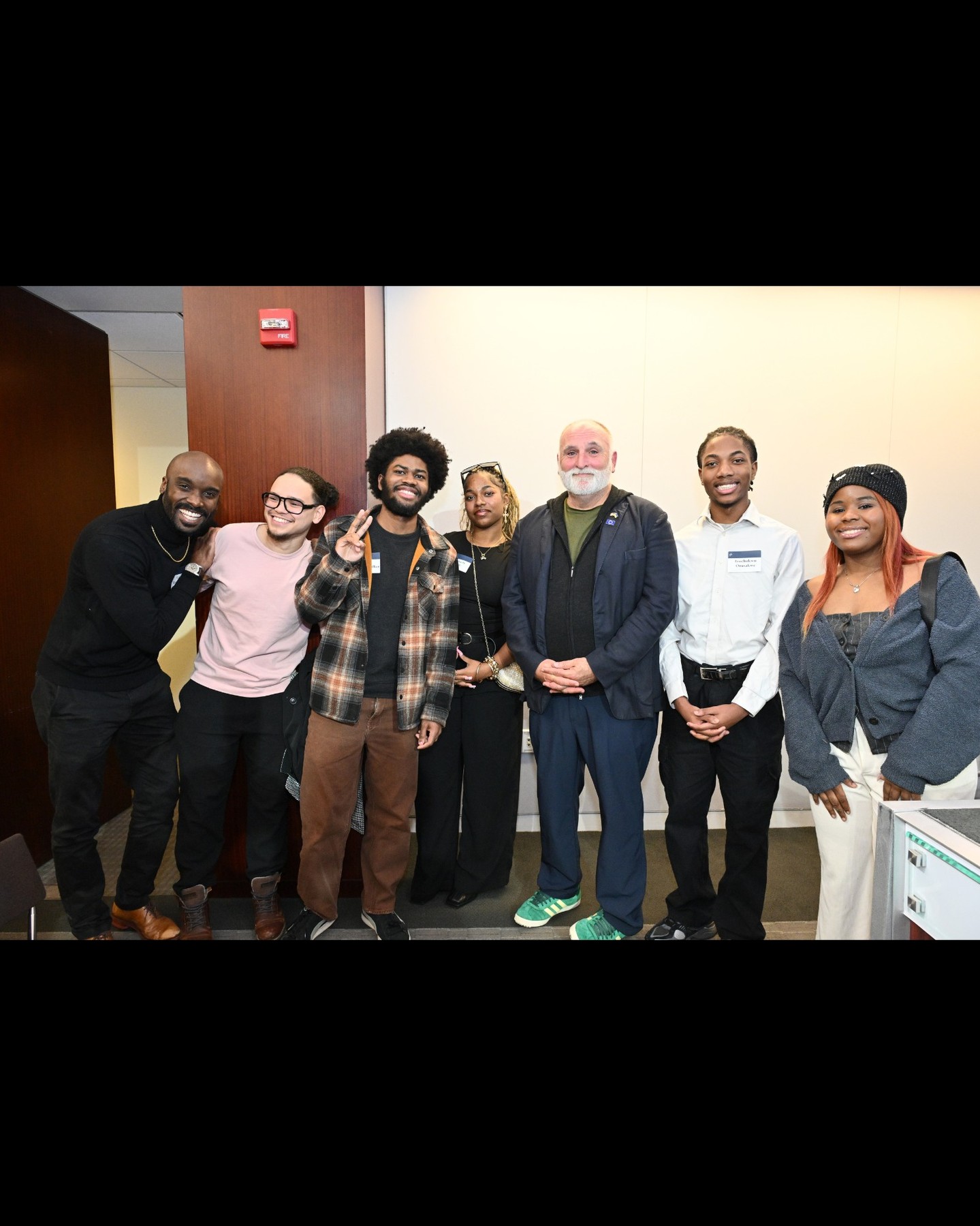 Thank you Council on Foreign Relations for welcoming Global Kids youth from Washington, DC to its Daughters and Sons series, and to Chef José Andrés for sharing his experience responding to hunger during times of crisis. Hearing directly from leaders working on these issues helps make global challenges tangible and relevant to our young people. During MLK Month of Action, this experience reinforced the importance of leadership rooted in service.
As Chef Andrés reminded our youth, "real leadership begins when we choose to show up for one another, especially in moments of crisis."
@cfr_org @chefjoseandres @wckitchen
#ChefJoséAndrés #worldcentralkitchen #ForeignRelations #SocialImpact #daughtersandsons