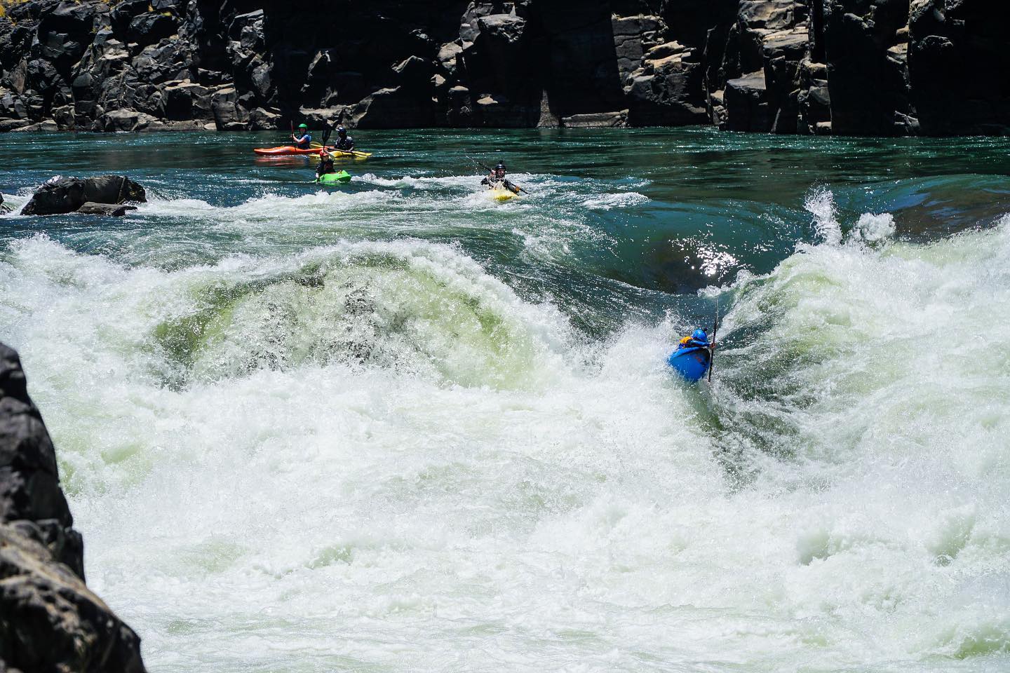 Zambezi! I’ve been wanting to visit this big-water paradise since I was a child and I finally made it thanks to a group of keen friends pushing it to happen. This is the rapid number 5. Moment of pure joy caught forever by our best personal photographer 📷 @mikeoutdoors88 #zambezi #zambia # kayaking #whitewater #whitewaterkayaking #rapidnr5 @kobaridkayakschool @palm @exo_kayaks @ophion_paddles