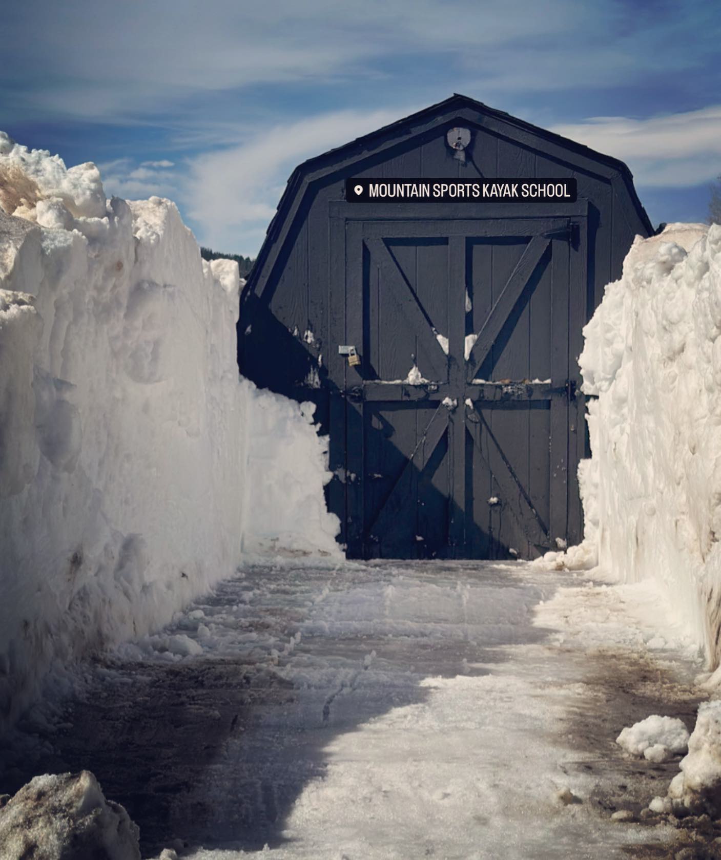 Digging out the storage shed
@mountainsportskayakschool
@steamboatcolorado #steamboatsprings