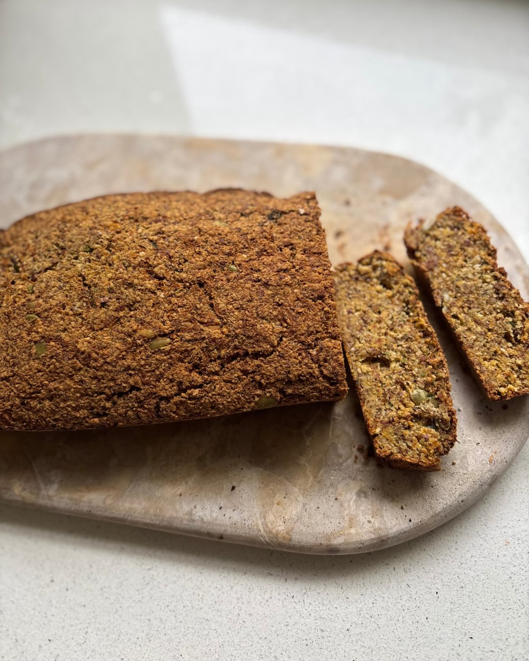 Whilst I’m on the healthy swap-out roll, definitely give this recipe a go 🥖🍞
I love this as an easy bread alternative, LOADED with zinc, protein + veggies, low in carbohydrates + healthy fibre for your gut.
And as a bonus - this one is dairy, gluten + sugar-free, and a great hack for getting nutrients into fussy little eaters.
I love this one sliced, well toasted + topped with avocado, goats cheese, rocket, lemon + EVO 🤤🤤🤤