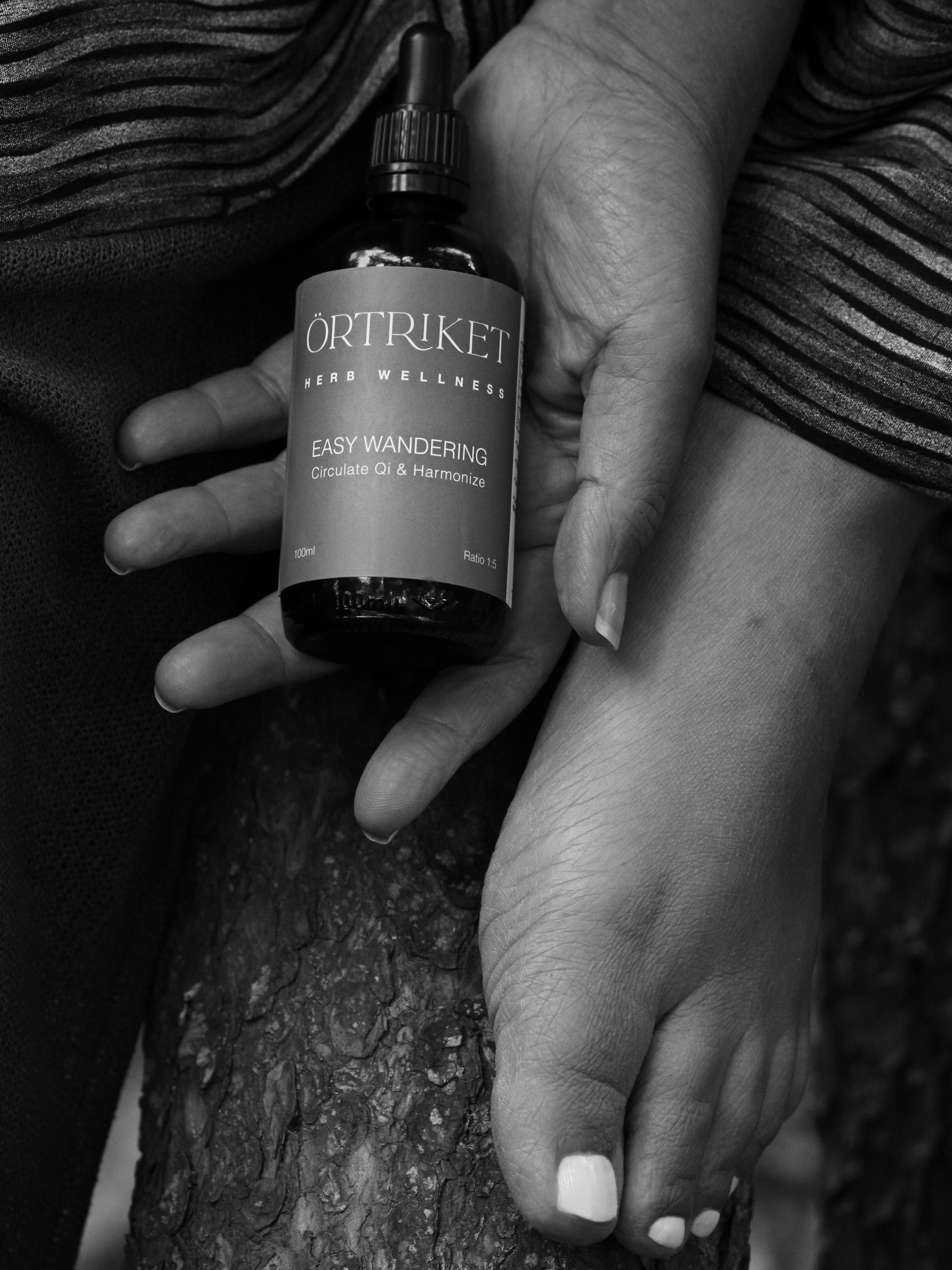 đżEasy Wandering herbal tincture đżis here for you when you need to move the qi (especially where there are blockages) as well as softens the liver.
So what does this actually mean??
Well, it means that it gently tonifies (builds) blood and yin. The Easy Wandering tincture is specifically designed to;
âąCirculate stagnant qi and blood
âą Nourish the liverâs blood
âą Gently nurture yin
When you use the Easy Wandering tincture regularly, you can experience relief from:
âąMenstrual pains (even pain associated with endo, fibroids and picos)
âąFibrocystic/tender breasts around period
âą Premenstrual anger and frustration
âąGastrointestinal discomfort, including cramping and overactive bowels.
Also, our blend of herbs works to harmonize and stabilize qi and blood, leaving your skin glowing and radiant which we think is a great bonus đ
If you have any questions on how this tincture can help you, plz comment below or just send us a DM đ€
We are fluent in both English & Swedish đ€
âą
âą
âą
#örtriket #tcmwellness #hormonhÀlsa #tcm #örter