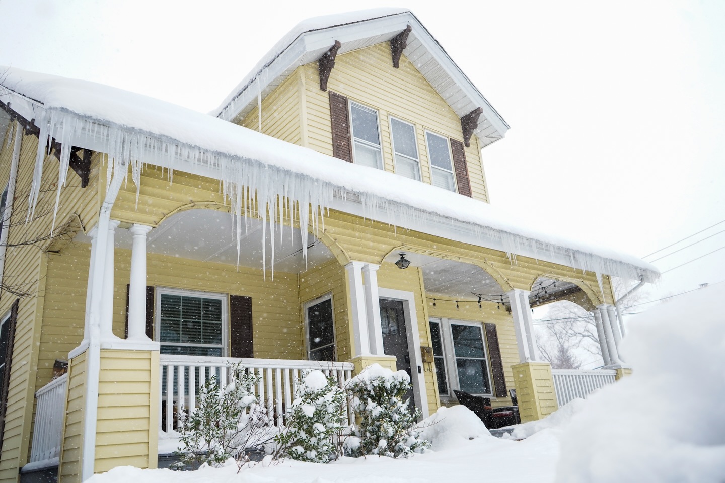 Another snow day = another day to play with the camera!
Today I played with exposure. I slightly over exposed these intentionally and I’m not mad at it.
I would love to do some snow day portraits! Drop me a DM if you want to collaborate on something.
#portraitphotographer #portraitphotography #onenicephoto