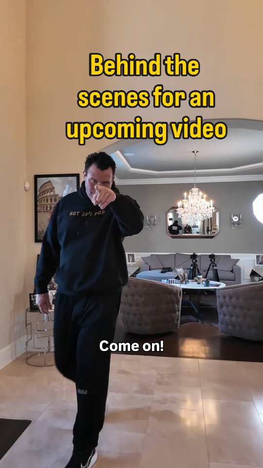 "Hey little buddy."
Just a quick #bts teaser of on upcoming interview with the business guru, author, blackjack specialist, Schaumburg hype man, and just a good dude known as John Cerasani @johncerasani
Be sure to follow along to see the full episode and get to know the 2000 Percent Man just a little better.
#chicago #blackjack #entrepreneurlife #motivation