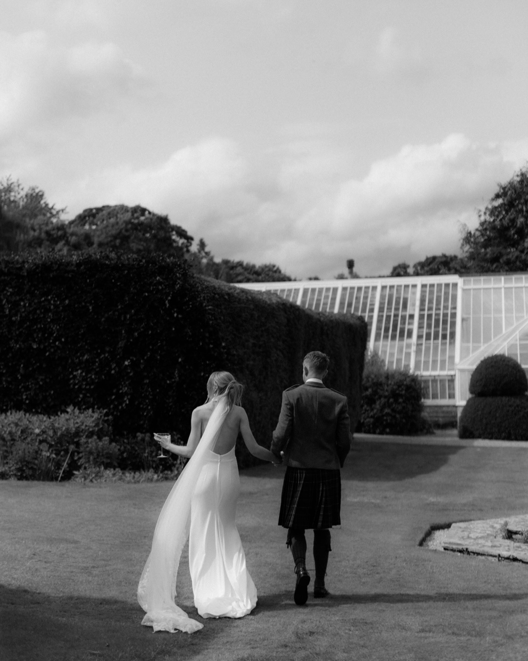 Lucy + Ewan // @kailzieestate
@lizziehumanistcelebrant
@flowersbyfionahay
@evelearmonthmakeupartist
@prettywomanbride
@staganddoeweddingfilms
@sedonapark
@cooks_and_co
@atlasdomes