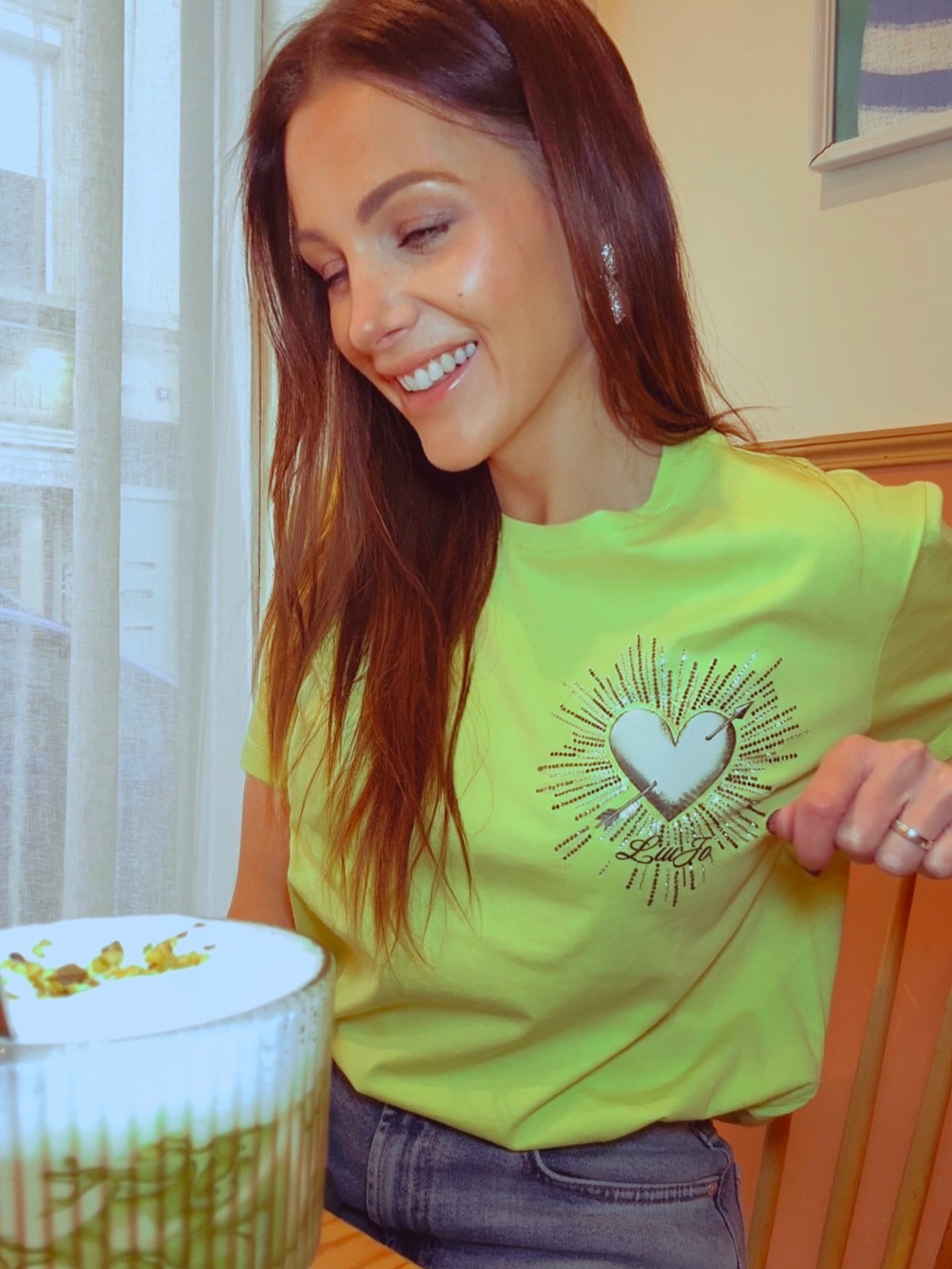 À une semaine de la Saint-Valentin, le Cupid Squad LIU JO est officiellement en mission chez LOULOU 💚
Team 💘 dénicheuse d’amour
ou team ✨ chasseuse de pièces ultra tendance pour le 14 ?
Votez 👀💫
Pssst! Et ce petit look est bien sûr disponible dans nos boutiques 💚🤩