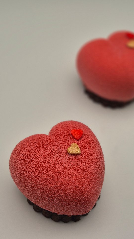 Dites-le avec le cœur et beaucoup de gourmandise ❤️
Je vous présente la collection Amour : le coffret idéal pour offrir son cœur… et y glisser un joli mot doux.
🗓 Disponible à compter du 12 février en édition limitée !
Mousse au chocolat, cœur dégoulinant au caramel au beurre salé et fleur de lait à la vanille, croustillant praliné et moelleux chocolat
ℹ️ retrouvez toutes les informations sur:
www.laboutiquegourmande.com
#patisseriefrancaise #saintvalentin #happyvalentinesday❤️ #versailles #viroflay