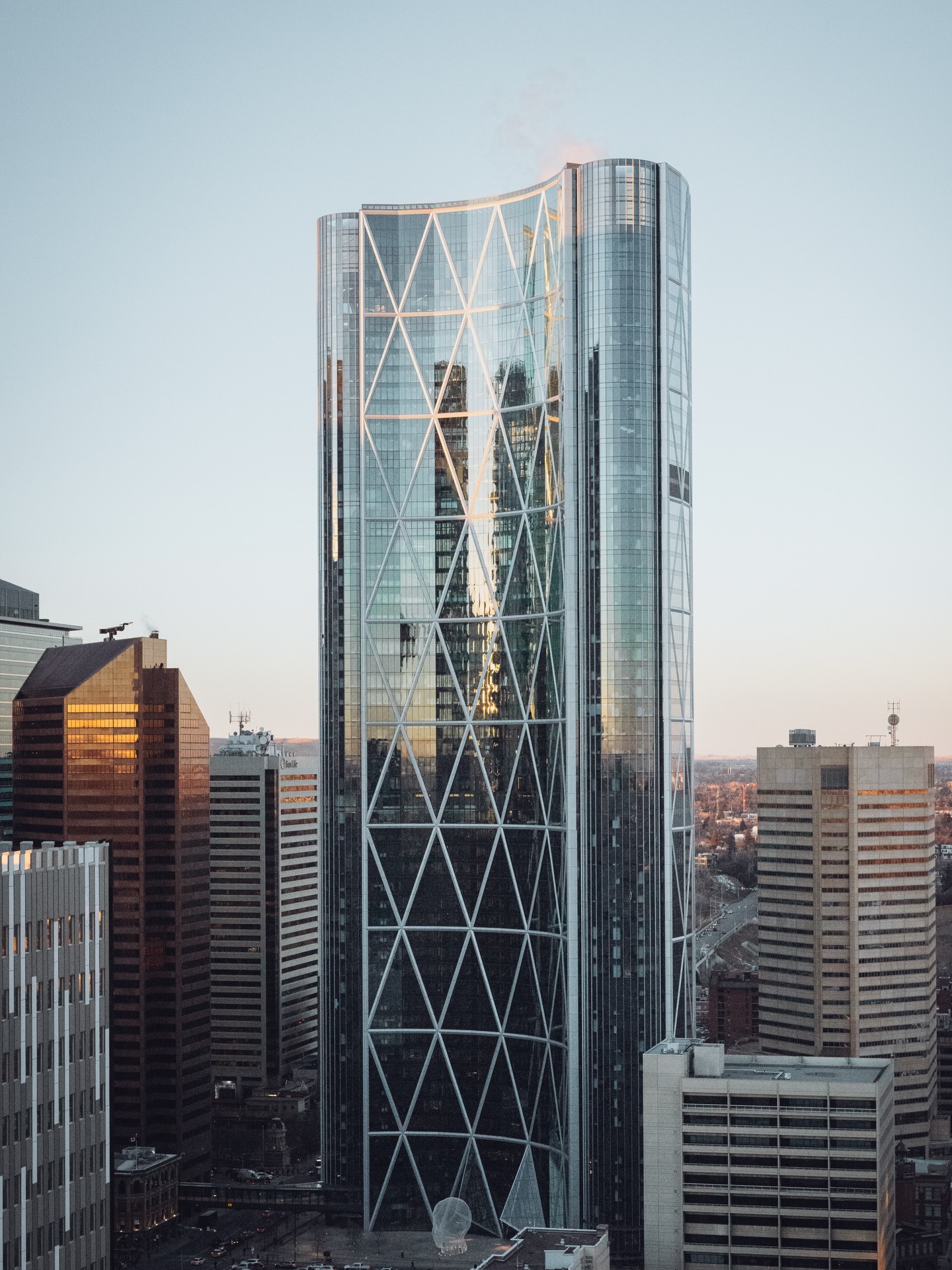 At UPTEN, life feels bigger,brighter and more connected ✨.
Enjoy incredible downtown views, walkable convenience, beautiful interiors and a full lineup of luxury amenities.
📍 UPTEN, 201 10th Ave SE
📞 Book a tour: liveupten.com
#UPTEN #strategicgroup #youcouldliveheretoo #downtowncalgary