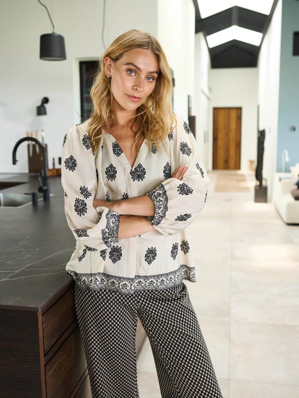 Vårnyheter hos @villaed_by_glozzy har landat i butiken 💐 Kom in i helgen och inspireras av allt fint 🖤
Vi på Villa Ed
Inredningsbutik @villaedinredning
Klädbutik @villaed_by_glozzy
Café & Bistro @cafevillaed
Frisörer @villaed.frisorerna
Injektionsbehandlare @beautylin.se
Kroppsvård & Massage @lindaholtzkroppsvard
Inemotion Psykologi @inemotionpsykologi
Keramik @lerkallan
Skulpturskogen Villa Ed