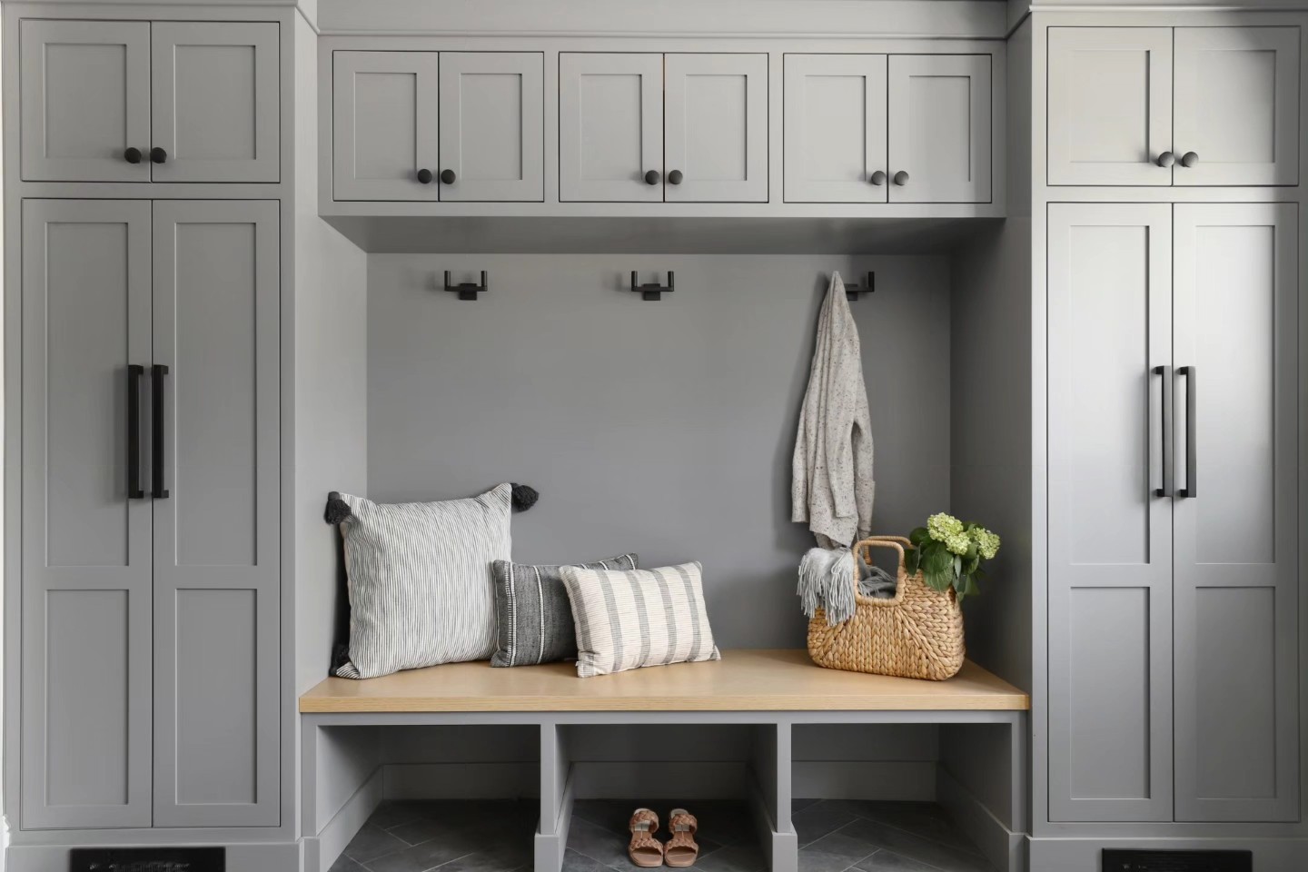 Time to get the mudroom ready for summer fun!
#mudroom #interiors #interiordesigninspiration #interiordesign #interiorgoals #renovation #remodel #luxuryinteriordesign #LuxuryInteriors #HighEndLiving #DesignBuild #woodwork #millwork #cabinetry #housebeautiful #homeinspo #WestchesterHomes #westchesterliving #customhomes