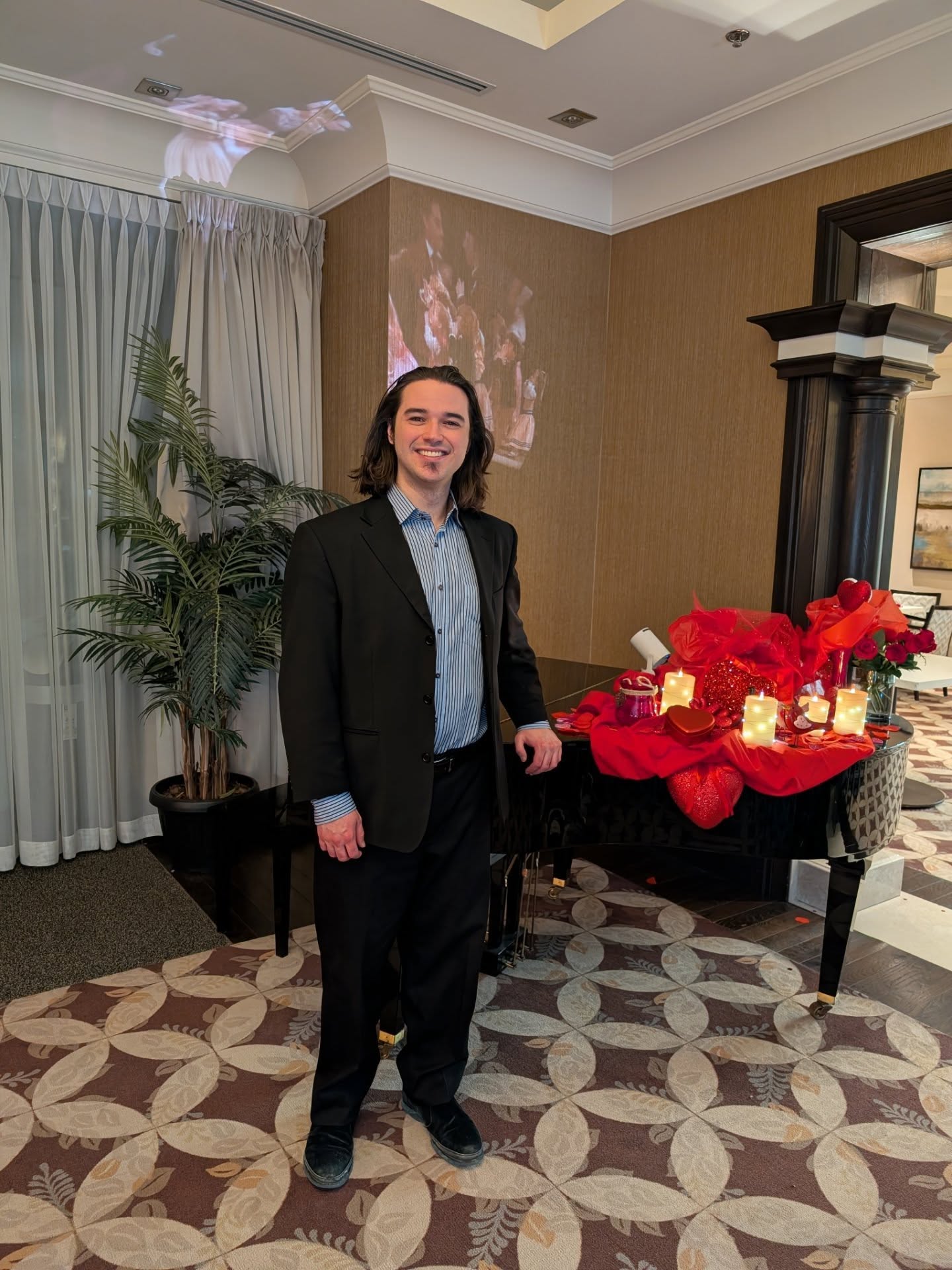 What a wonderful time playing a candlelit concert of romantic classics for a beautiful audience! Happy Valentine's Day and thank you @jvmusicforseniors & @amicaseniorlifestyles for having me. ๐ฅฐ๐น๐นโ
.
.
.
#valentinesday #candlelightconcert #romanticpiano #loveisintheairโค๏ธ