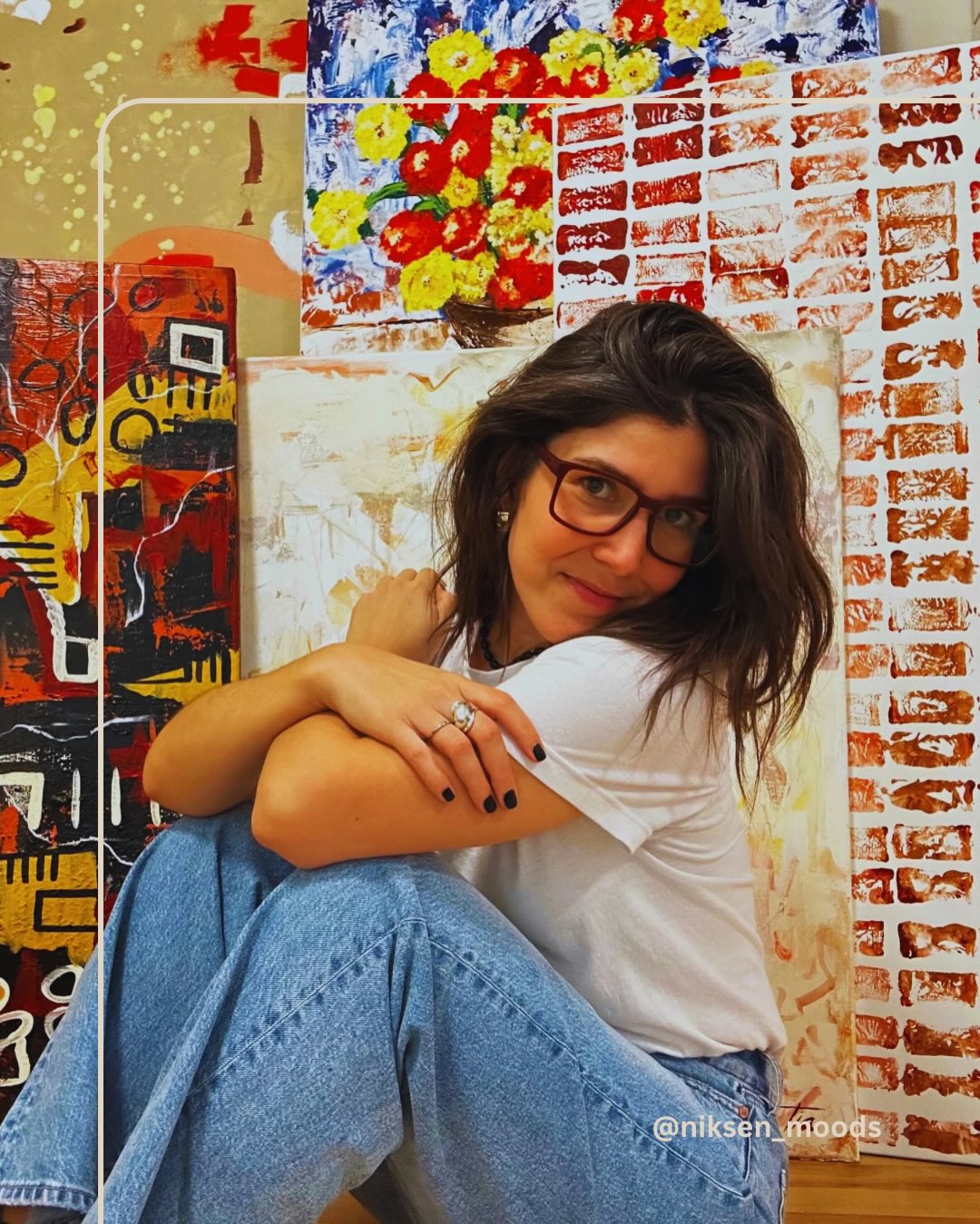 I like my paintings how I like my life: layered and a little unpredictable.
Soon, my canvases will be available to purchase.
Stay tuned 🖼️
#niksenmoods
#paintings