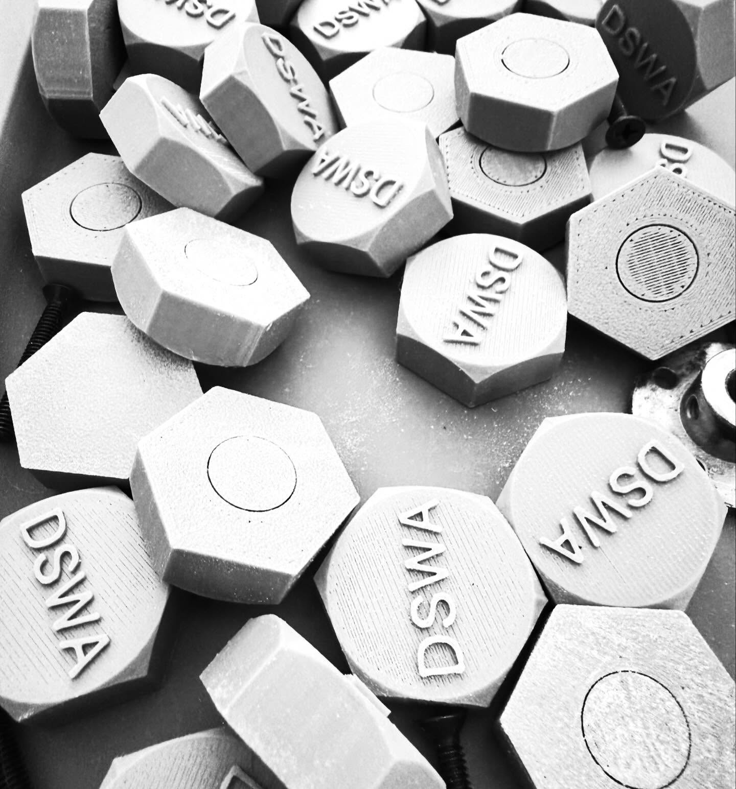 It’s all in the details! We love to add custom “extras” to our projects for that special touch. Unique lug nuts for this build for our friends at @dswaeducation ♻️ Can’t wait to see this (massive project) on site very, very soon!
#details #unique #branding #art #sculptureartist