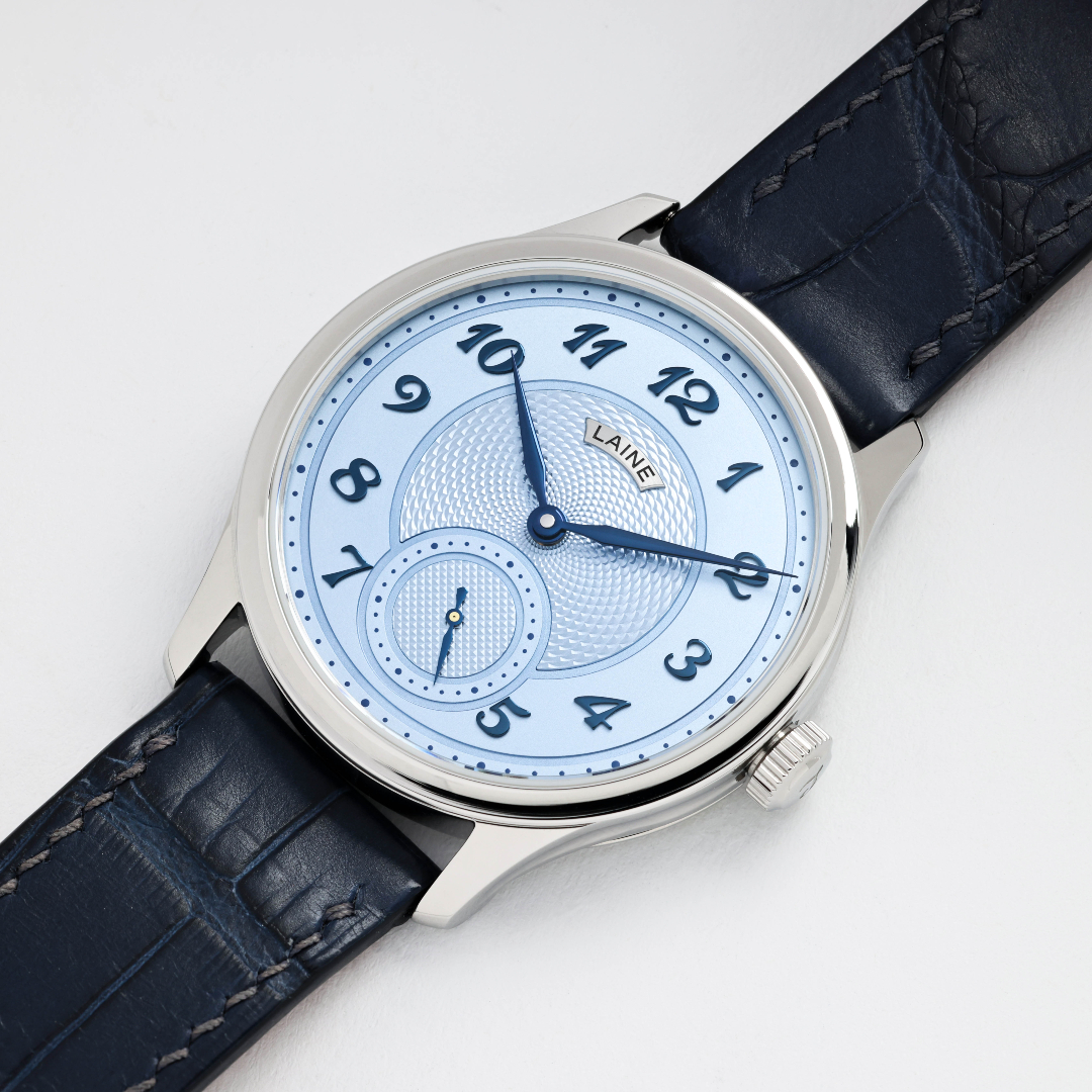 We don’t often work with flat outers but when we do, it’s to let the guilloché speak. A rare V38 flat outer ring in sky blue, contrasted by the hand-cut guilloché at the center.🧊🗺️
#custommade #bespoke #guilloche #torstilaine #watchfam #lainewatches #watch #microrotor