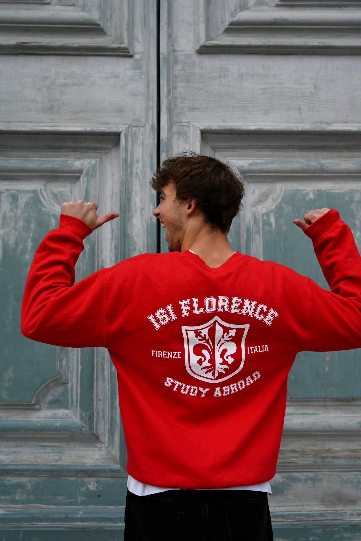 Last semester we designed new sweatshirts for our students inspired by the four historic neighborhoods of Florence: Santo Spirito, Santa Croce, Santa Maria Novella and San Giovanni 🤍💙❤️💚
ㅤ
Each color represents a district and matches its Calcio Storico team, connecting our students to a tradition that remains central to the city’s identity.
ㅤ
While we are honored to have many partner universities represented at ISI, this project was created to foster a shared sense of belonging, something that unites our students, helps them feel at home in Florence, and promotes pride in being part of the ISI community 🇮🇹
ㅤ
Which neighborhood are you? 🏠
#studyabroadflorence #isiflorence