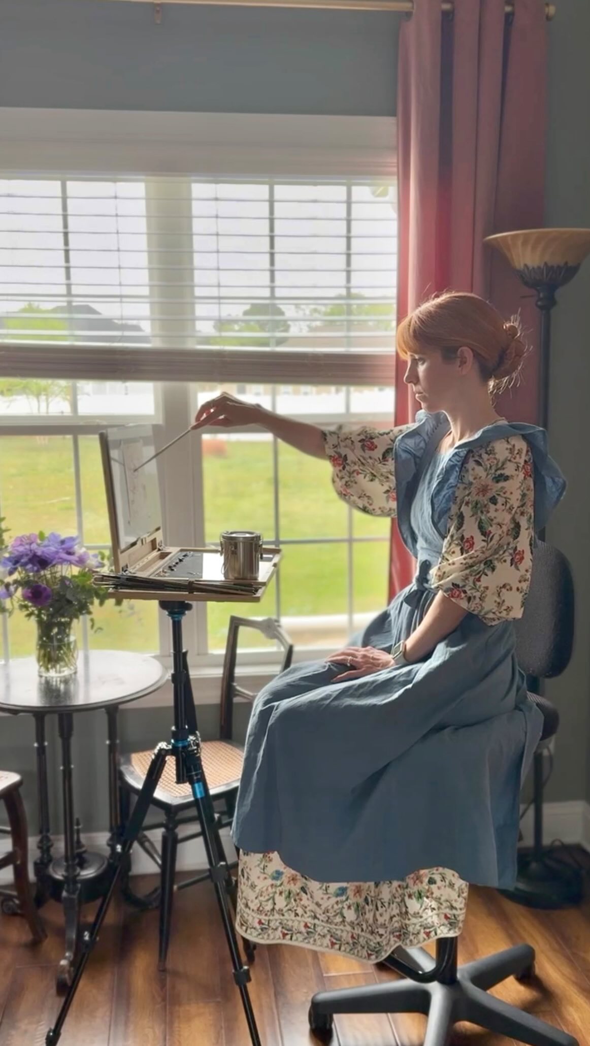 In all seasons, it’s best to still just do it! Creating is a way of life 🤍
How do you push through the ebbs and flows? I’d love to know! When I’m having a bad painting day I’ll tell myself that I can listen to my audio book if I sit and work at the easel, or I’ll say get x done on this commission and then you can eat a girlscout cookie! I also find ways to bring art with me during day to day activities that I have to do like gymnastics, or listening to an art podcast while driving my kids to their various activities.
#emilyfossumart #artistmom #charcoaldrawing #oilpainting #encouraging