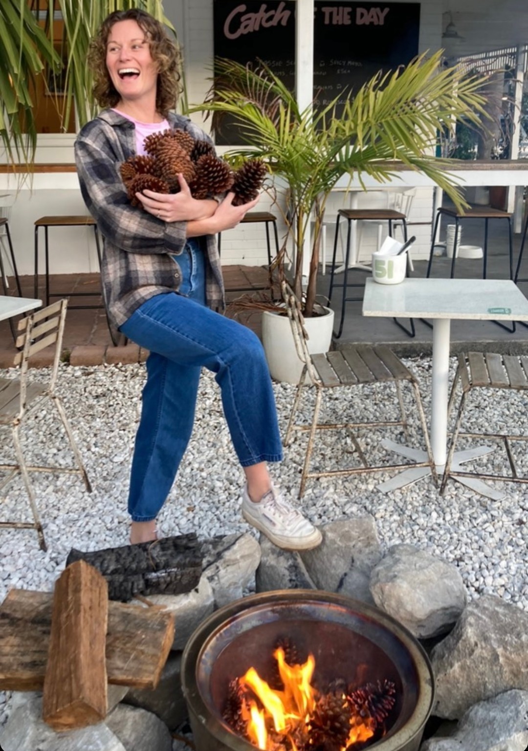 Fire season is upon us!
We’re all fired up about cooler evenings at Matilda’s and will be sending smoke signals from our outdoor fire pit at night. We’ve got blanket blankets and beer blankets and can up the chilli levels on your zesty prawn pizza if you ask nicely. Take your lead from Ollie the builder and start your afternoon in the sun before migrating closer and closer to the flames and collecting friends as you go. There ain’t nothing like fireside chats.
Toasty nights from Thursday- Sunday.