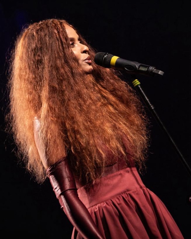 Hoje é sábado e eu só queria um show da @alinewirley !!!
Um excelente fina de semana para todos ❤️
#alinewirley #show #amordefã #gruporouge #cantora