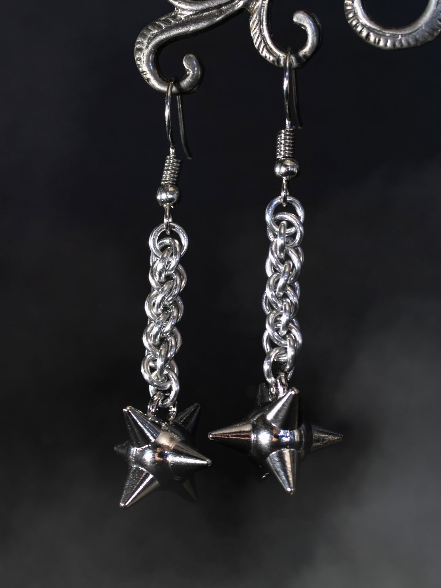 Say hello to our newest earrings. 😍 These will be available for purchase on our website soon!
#apparitionatelier #handcrafted #jewellery #chainmaille #medieval