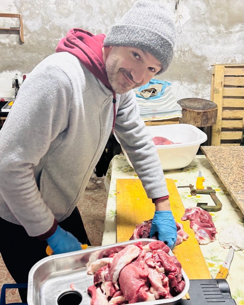 Preparations for another boat season… homemade salsiccia 🫶🏻💯❤️
#preparations #preparazione #newseason #boat #sardinia