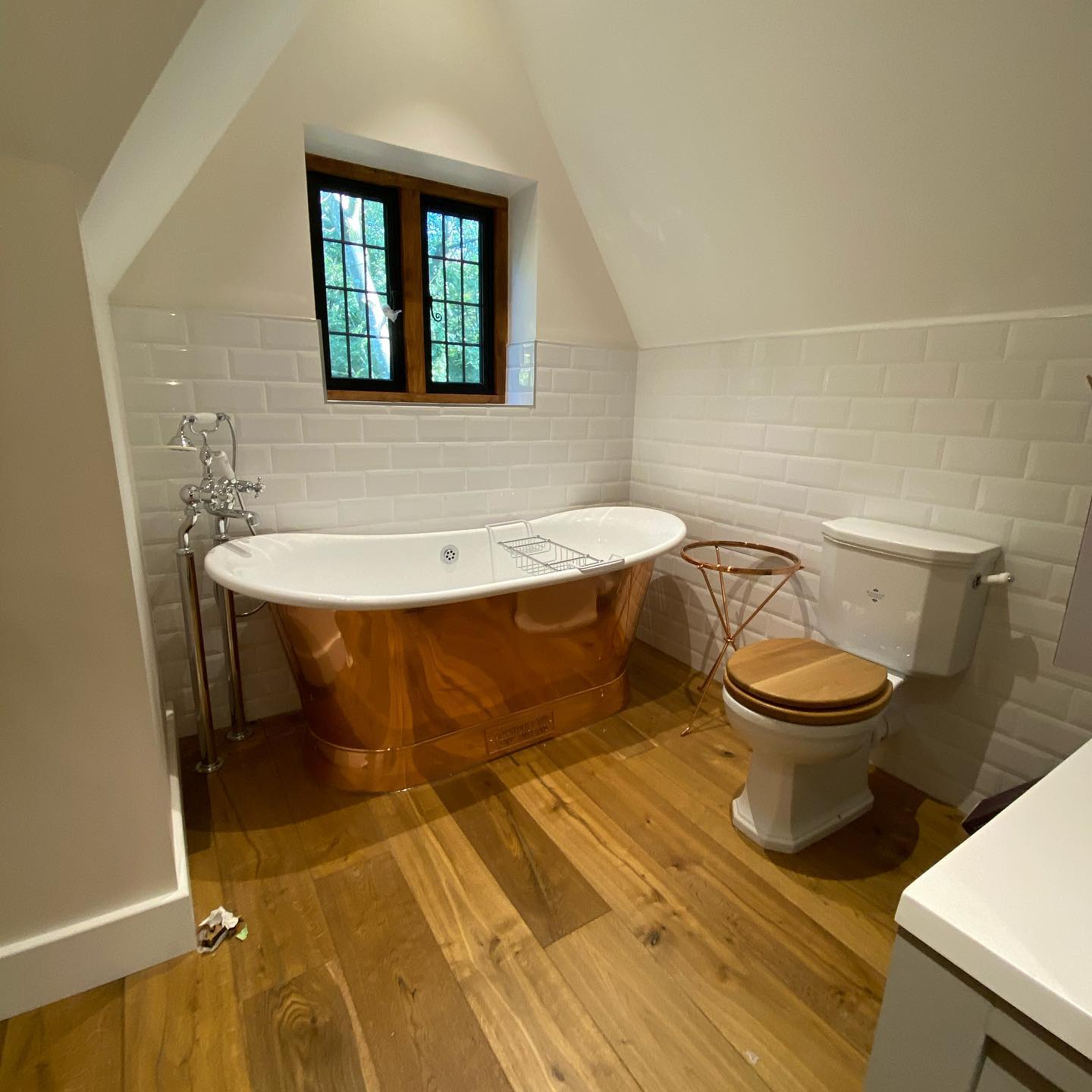 Why have a acrylic bath when you can have copper one 😍 what an honour to work at the prestigious @cowarthpark for this project @thedorchester #plumber #plumberlife #localplumber #plumbingrepair #plumbingcontractor #plumbersofinstagram #maidenhead #berkshire #gassafe #virginawater #ascot #cowarthparkhotel #northlodge