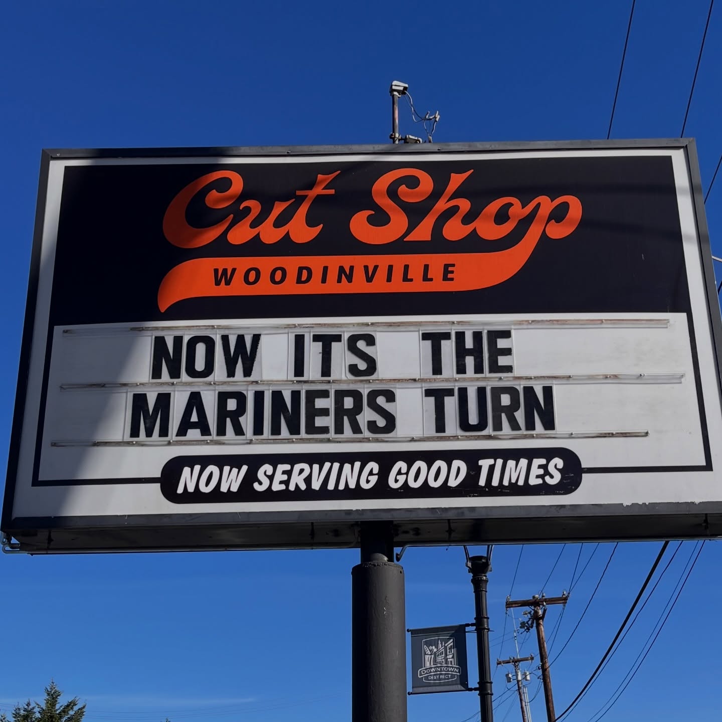 Pitchers and catchers report today. #GoMs ⚾️ 🔱