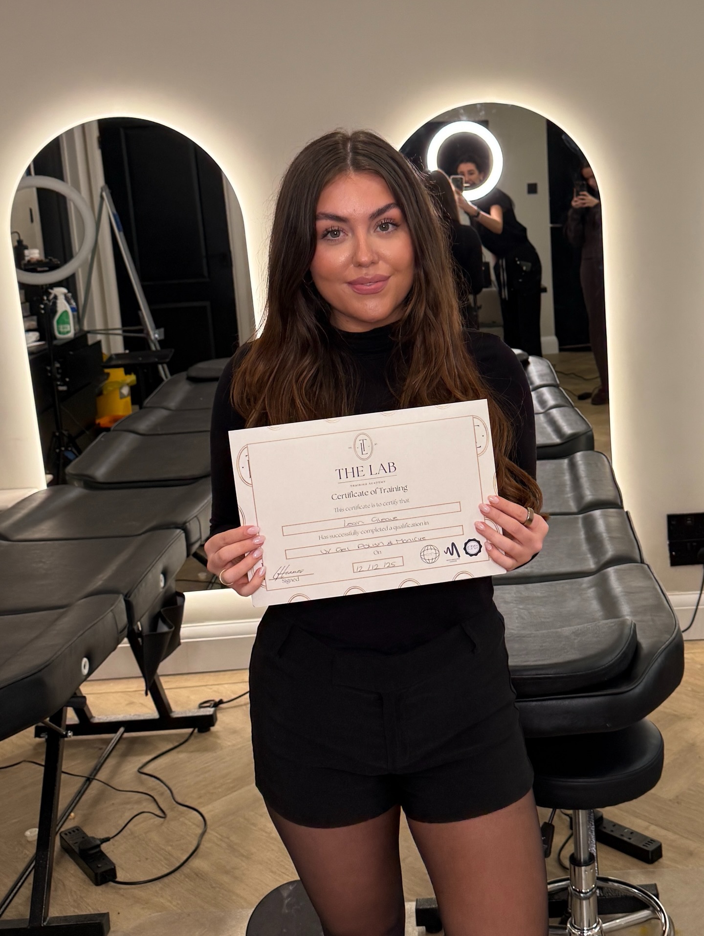 Proof that skills travel with you 🌍✨🇦🇺
One of our students flew back from Australia 🇦🇺🐨🦘 fitted in a gel nails course with us, and is now heading straight back — taking a brand-new skill and income opportunity with her.
This is the power of training in the beauty industry. Your qualification doesn’t stay in one place. It moves with you, wherever life takes you.
At The Lab, we have students in all corners of the globe — from the UK, Ireland, Spain, Cyprus, Bali, Australia, the UAE and beyond. Whether you want to work from a salon, rent a chair, go mobile, or take your skills overseas, the opportunities are endless.
Why beauty works anywhere:
✨ Globally in-demand skills
✨ Low start-up costs
✨ Flexible working hours
✨ The freedom to earn wherever you are
You’re not just learning a treatment — you’re investing in a skill set that can support you anywhere in the world.
If travel, flexibility, and freedom are part of your vision, this industry might be exactly what you’re looking for.
👉 DM us “GLOBAL” to start your training journey