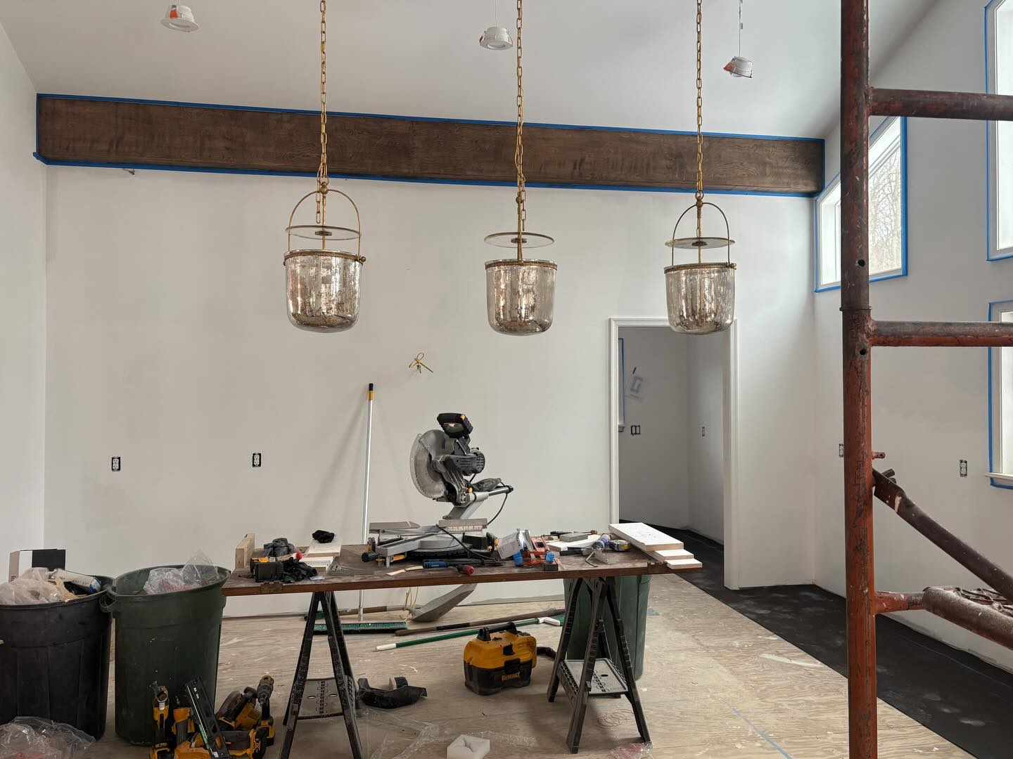Pendants are installed and I’m already obsessed! Things are moving along for our Green Lane project 😍