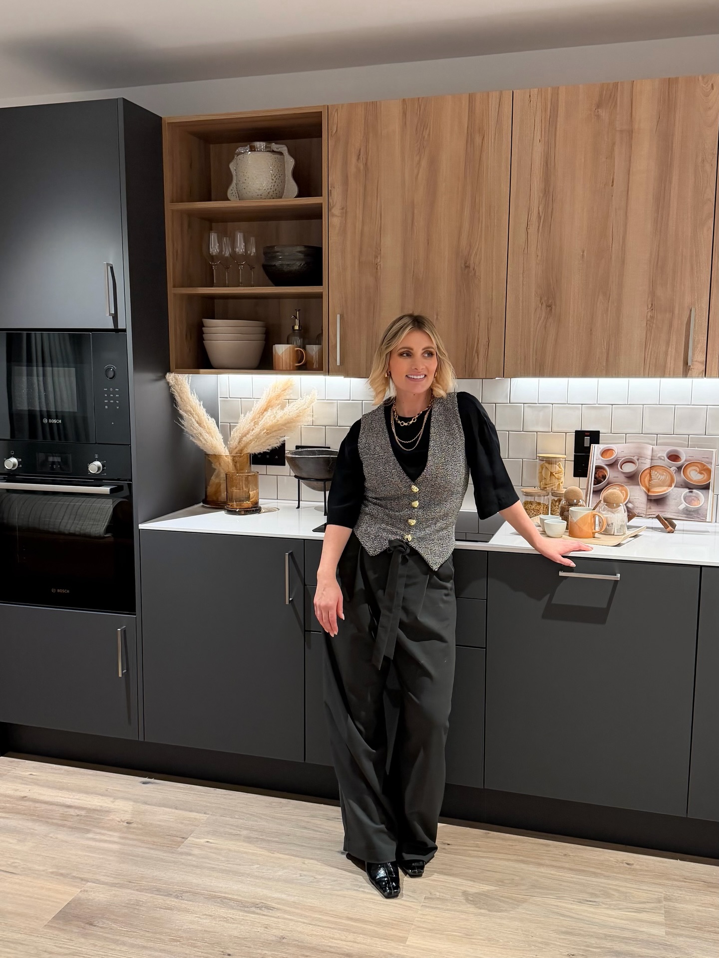 Another week wrapped up ✅ first week of Feb, done properly.
🏡 3 new clients in new homes
📸 Content day in Mayfair completed
📍 Content day in Central completed
🎉 Now into a busy weekend, celebrating a friend’s birthday tonight and my sister-in-law’s tomorrow
A successful week if you ask me. Grateful, busy, and exactly where I need to be.
If you’re looking to rent, buy, or invest in property and want the process handled properly (without the stress), drop me a message, happy to help.
#PropertyLife #LondonProperty #PropertyFinder #ahandwithproperty #consistency