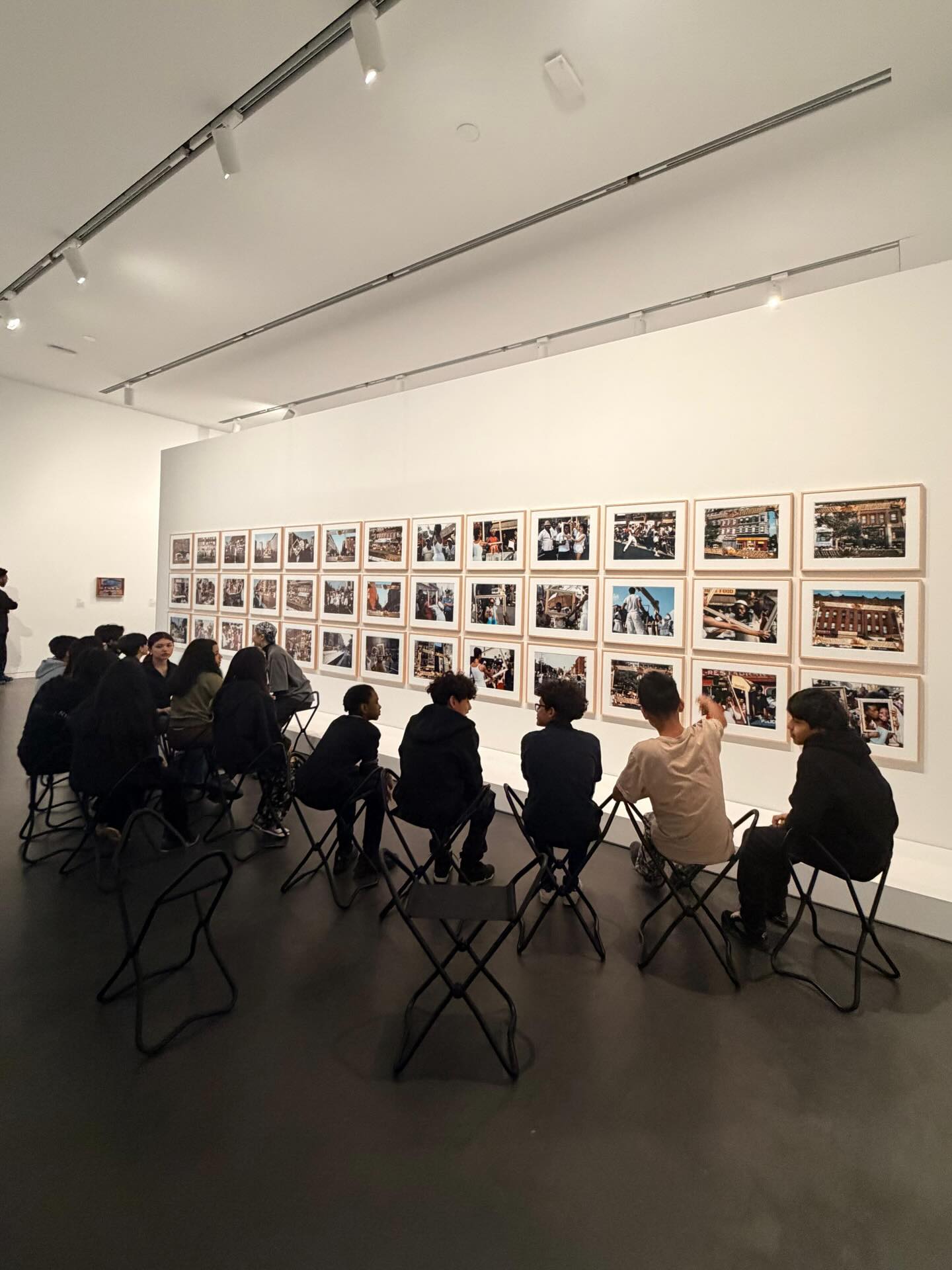 @studiomuseum was the perfect place to bring our 7th grade ELA unit on the Harlem Renaissance to life! #dlmsfamilia #BlackHistoryMonth #fieldtrip #nycpublicschools @nycdistrict3