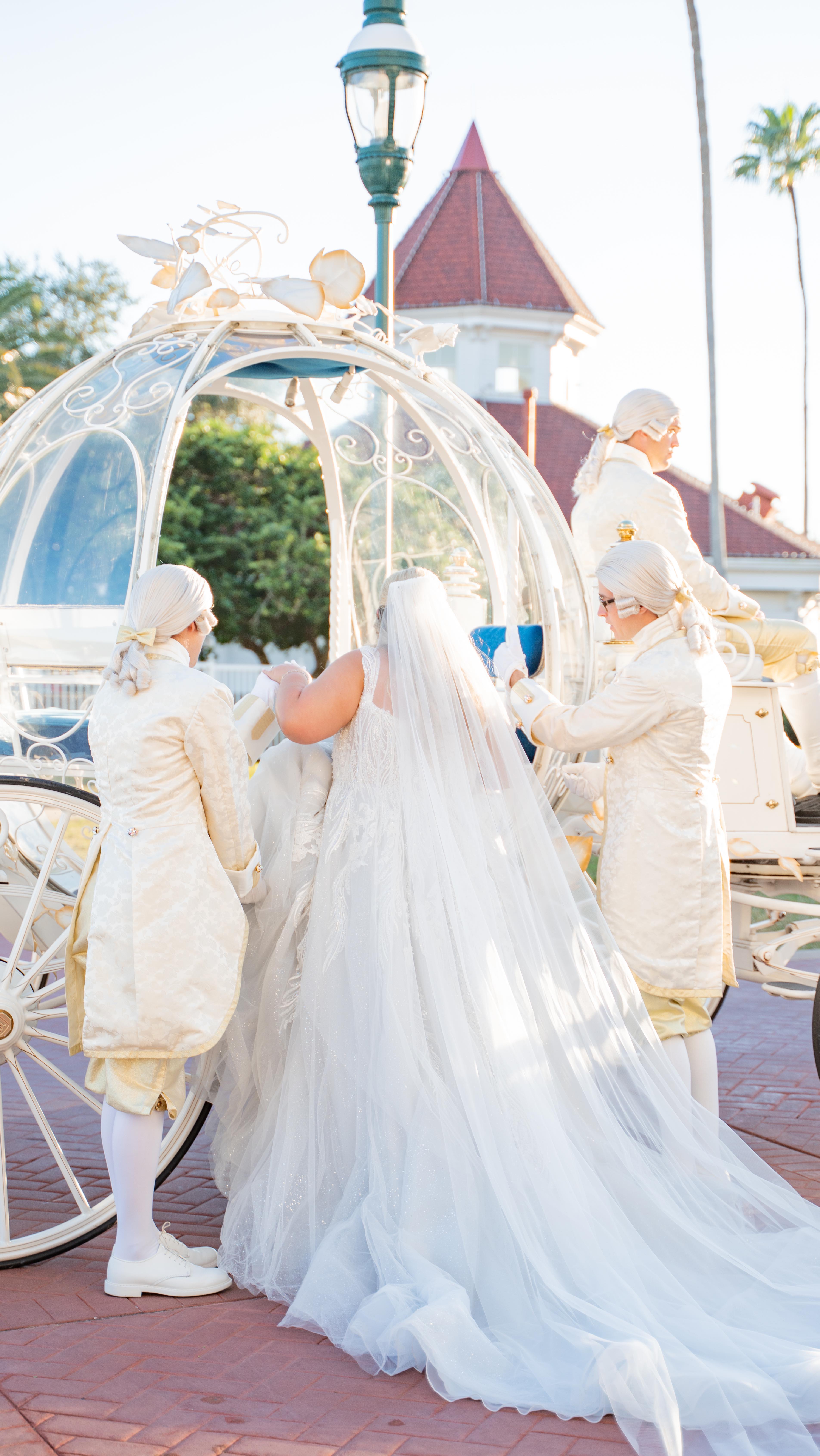 All our love to all you lovebirds this Valentine’s Day!🤭💌
#disneywedding #disneyweddingvideographer #disneyweddingphotographer #floridaweddingvideographer #disneybride
We are a husband and wife Central Florida based Photo and video team excited to help you celebrate your fairytale day!
📍Disney’s Wedding Pavilion and EPCOT’s Italy Isola