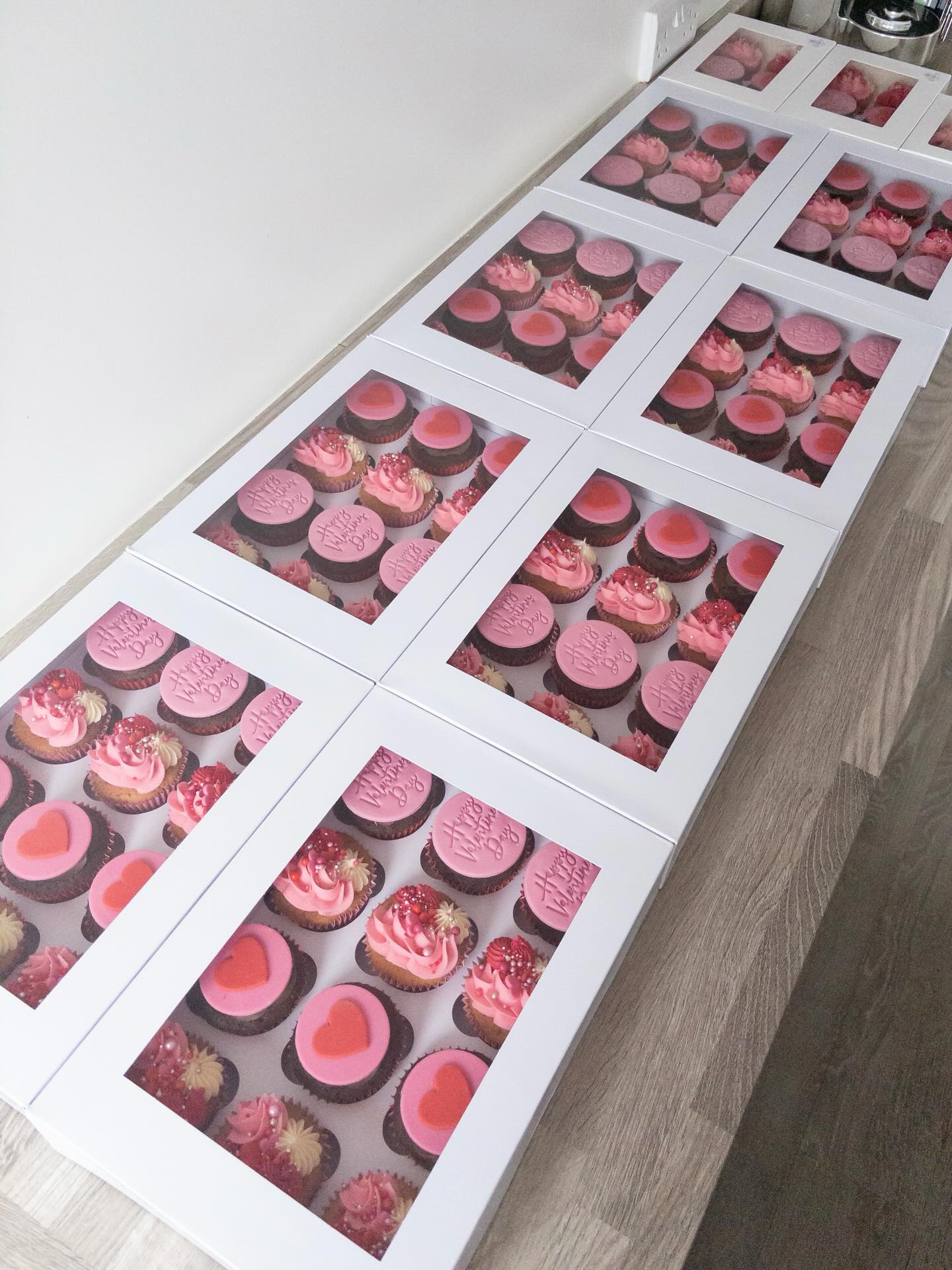 Spreading the love in cupcake form! Valentines Day arrived yesterday for the students at @oxley_alliedstudents 🩷
#valentinescupcakes #valentinesdaycupcakes #valentinescakes #cakesharrogate #cakemakerharrogate