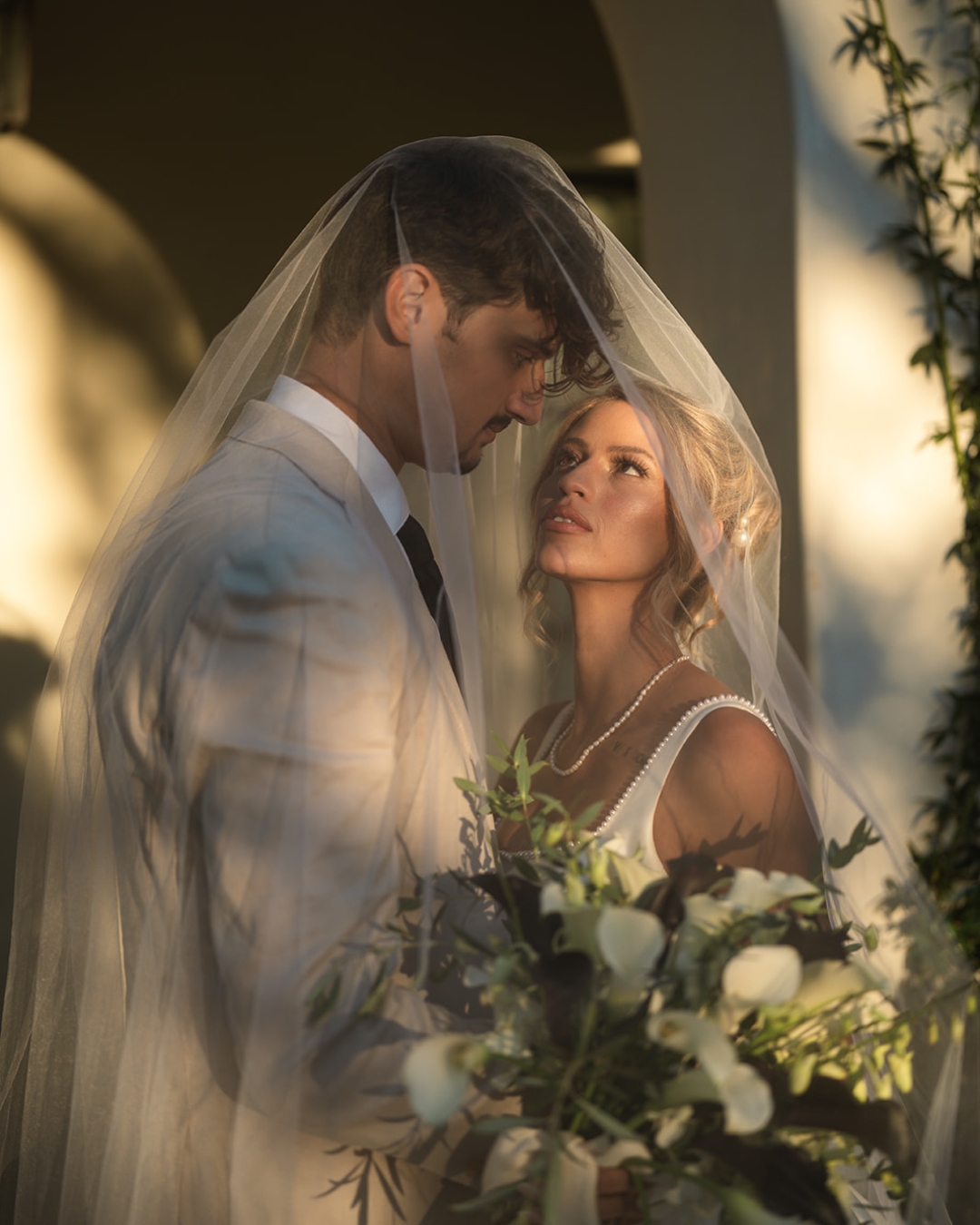 Some romantics from a backyard wedding straight out of a fairytale ✨💍