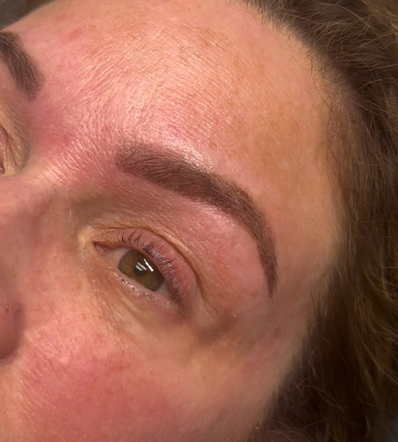 Eyebrow wax & hybrid stain tint using @buffbrowz
#eyebrowshaping #esthetician #massachussets #browshaping #waxing