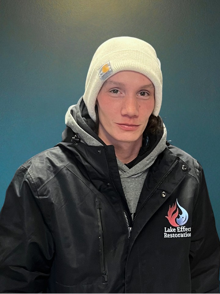 Meet Charlie Conklin, a valued member of our team with more than 10 years of experience working in the trades. Charlie brings a strong background in hands on construction and has built homes in Florida, Virginia, and New York, giving him a wide range of experience that shows up on every job.
Outside of work, Charlie enjoys archery and hunting, but his favorite time is spent with his wife and three kids. Whether it’s a family movie night or just being together, family always comes first for him. If you ask about his favorite food, he’ll probably tell you that whatever it is, it pairs best with a cold beer.
Charlie’s biggest accomplishment isn’t a project or a job site, it’s being a husband and a father. That sense of responsibility and pride carries into the work he does every day, and we’re glad to have him as part of our crew. You can meet the rest of our amazing crew on our website at the link in our bio.