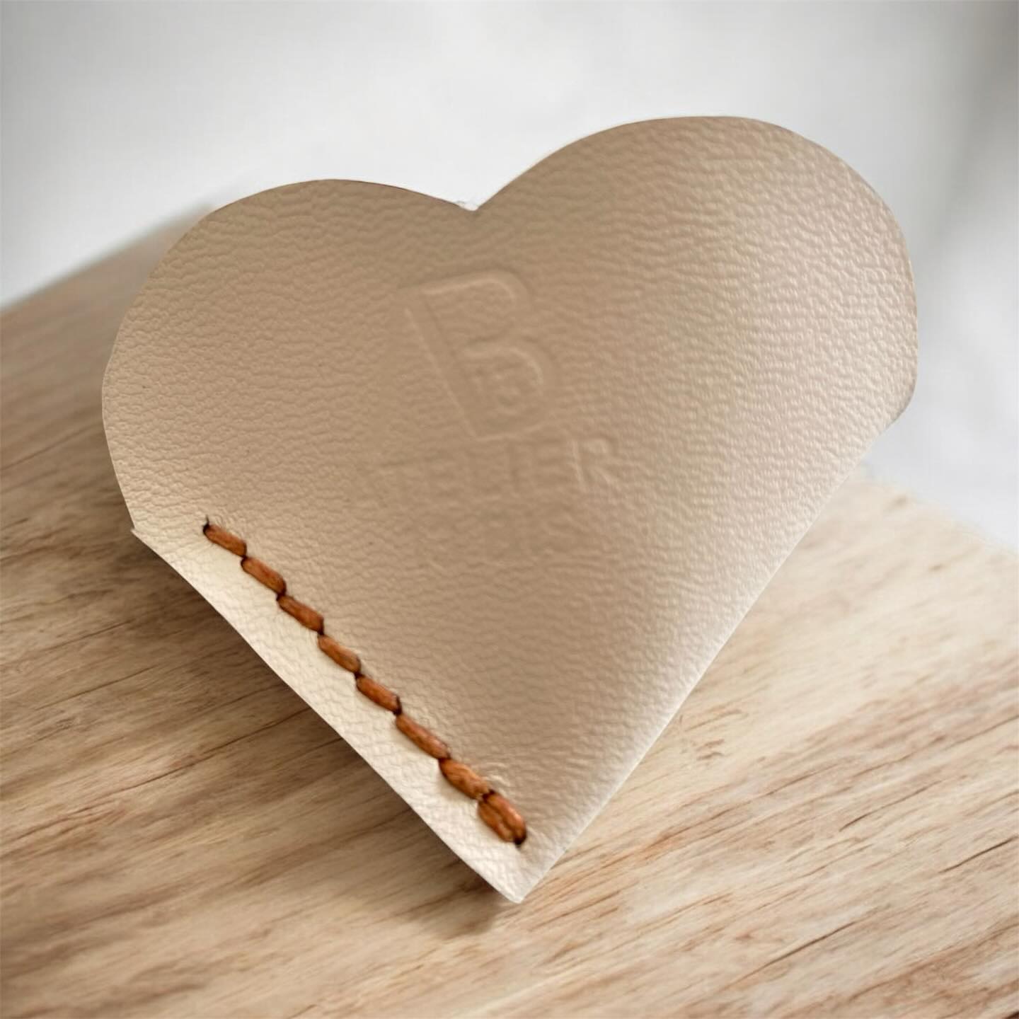 Joyeuse Saint Valentin ! 💘
#atelier13bis #marquepage