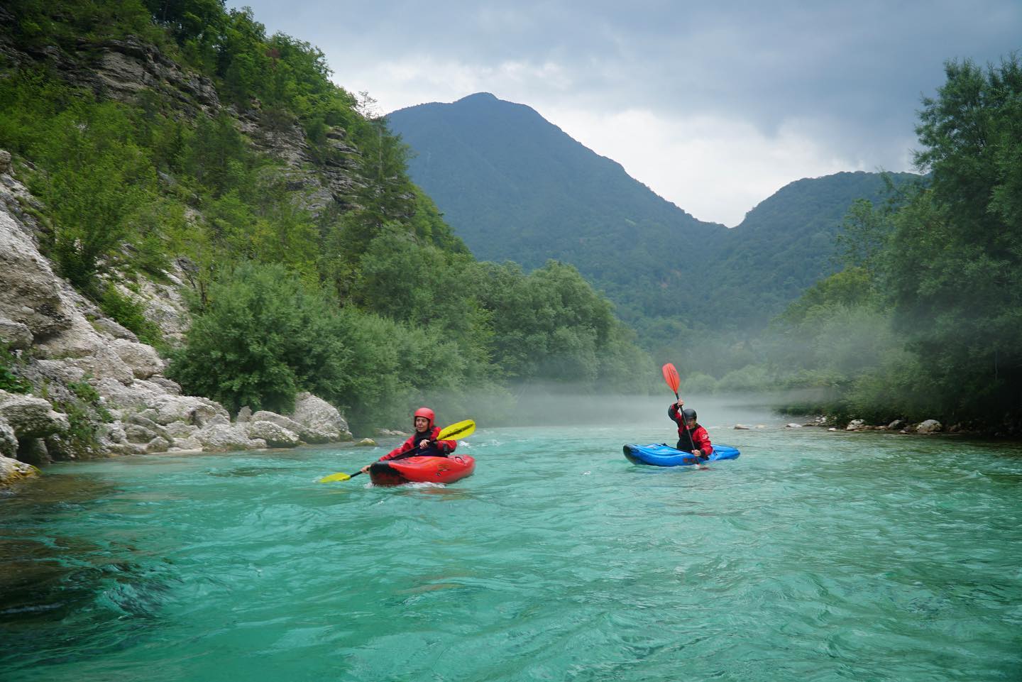 And the mist after the rain can be so... well... mystic. And so beautiful 💚
#kobarid #slovenia #soča #kayaking #whitewater #whitewaterkayaking #socavalley @kobaridkayakschool @kampkoren @sandiline_official @exo_kayaks @ophion_paddles