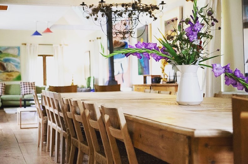 Fancy a Spring weekend break in beautiful West Dorset? 🌷
We have Late Availability!
17th-20th March and 1st-3rd April 2022
…If you would like to escape to the beautiful Dorset coast with family or friends please do get in touch at peter@symondsbury.com
#groupaccomodation #visitdorset #bridportlife #manorhouse #dorsetcoast #jurassiccoast #westdorset