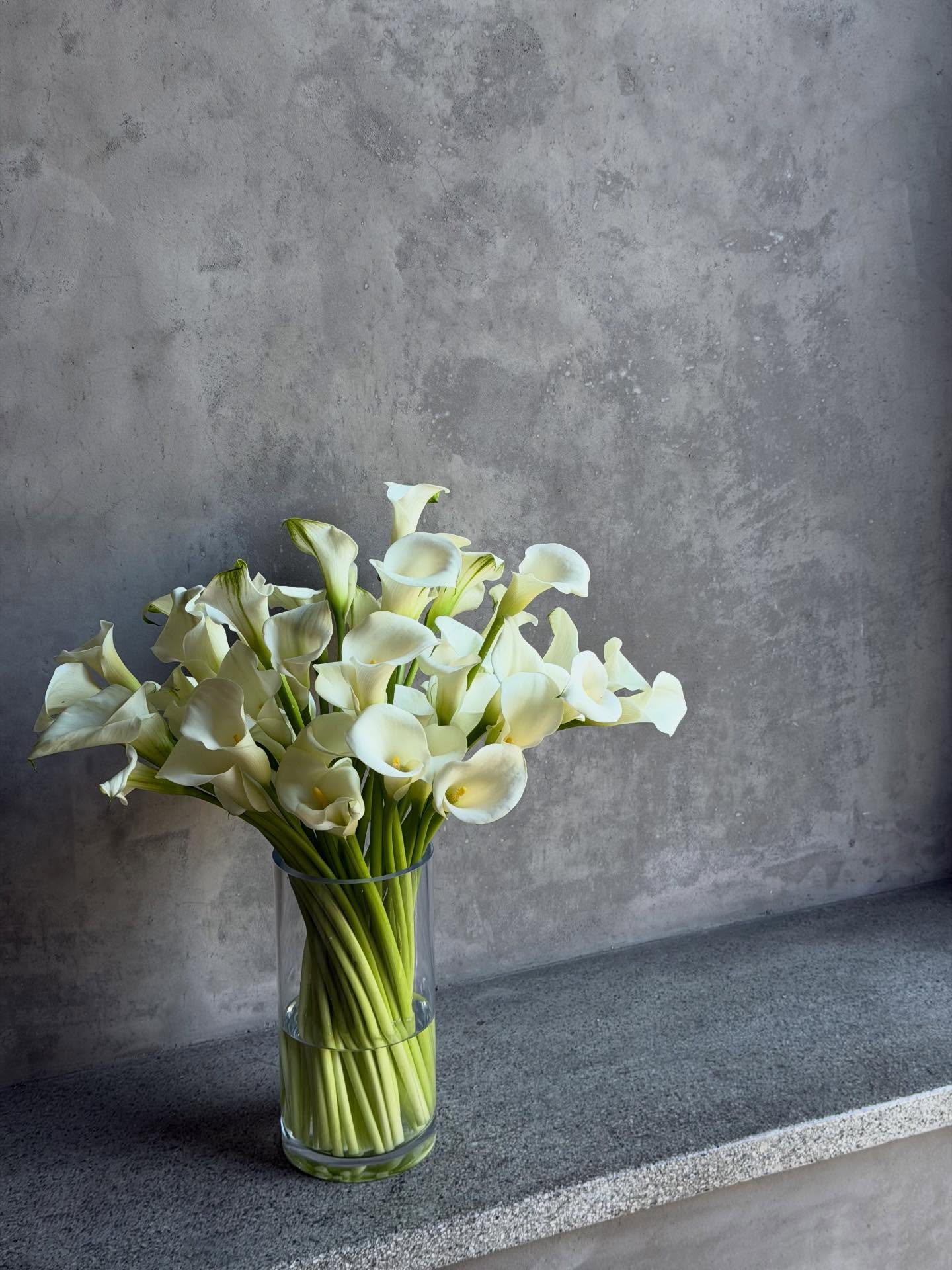 Your loved ones deserve their favorite! That’s why we always have a “You’re Choice” option for pre-order. Remember this for next year 😉
Designer Choice is the way to go tomorrow if you have not ordered yet. The florist will thoughtfully design with the occasion in mind- alway with movement & texture- elevated, natural & romantic.
Order online & browse our collection.