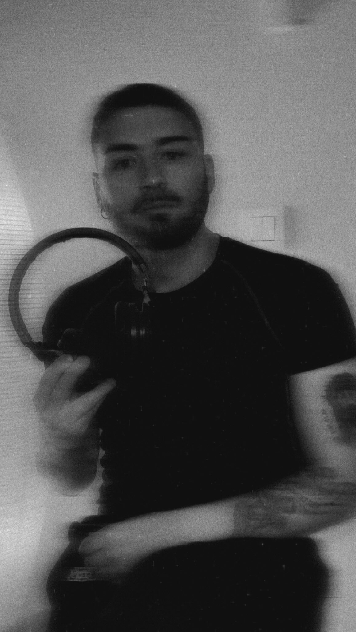 Por los cascos no solo se oye música 🎧