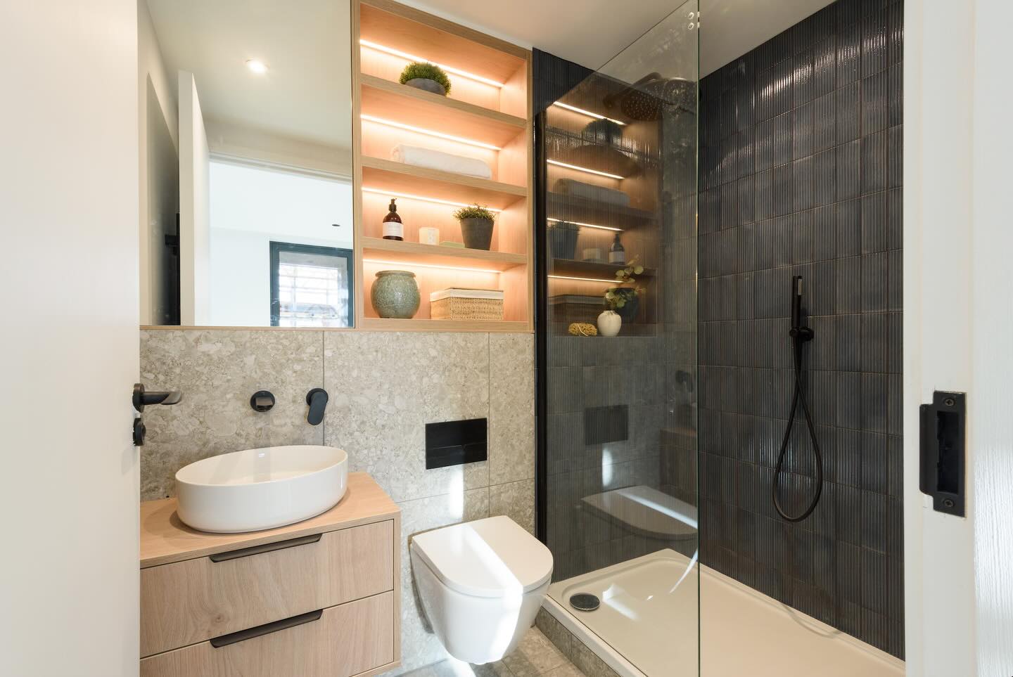 It’s the finishing touches that elevate the bathrooms at W Broadway.
From heated towel radiators to carefully placed lighting and clean, uncluttered layouts, everything has been designed to create a feeling of effortless calm.
Agents: @gibbsgillespieea + @hamptons1869