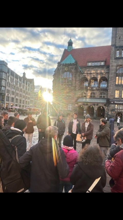 A time to pause, reflect, and realign.
During our Base Camp, we processed last year, prayed together, and sought God’s guidance for 2026 as YWAM Hainichen.
Thank you, Henry and Zach , for sharing your hearts for evangelism and for inspiring and encouraging us. We were reminded to go and obey, reaching and training youth and families with what God has placed in our hands.
A meaningful time as a base and a season of transition into all that God is preparing for this year. We’re ready
Don’t forget: Jesus loves you very much.
.
Eine Zeit zum Innehalten, Nachdenken und Neuausrichten.
Während unserer Mitarbeiter-Tage haben wir das vergangene Jahr reflektiert, gemeinsam gebetet und Gottes Führung für 2026 als YWAM Hainichen gesucht.
Danke, Henry und Zac, dass ihr eure Herzen für Evangelisation mit uns geteilt und uns inspiriert und ermutigt habt. Danke für die Erinnerung, raus zu gehen und einfach Gott zu gehorchen. Wir wollen Jugendliche und Familien das weitergeben, was Gott uns anvertraut hat.
Es war eine besondere Zeit als Base, gemeinsam das neue Jahr zu beginnen. Wir sind bereit.
Vergesst nicht: Jesus liebt euch sehr.