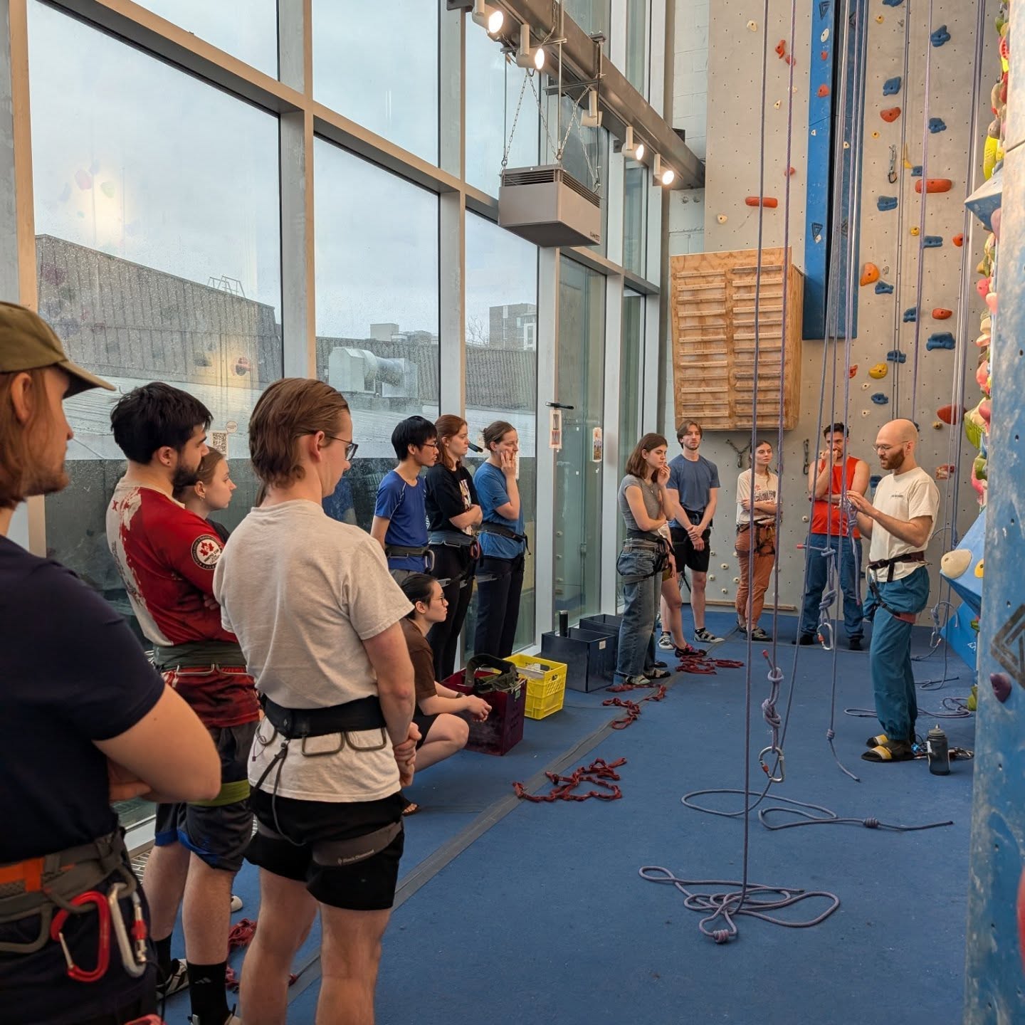 Chemists go climbing 🧗🏻
We had an awesome time at the Aviary UBC nest!
The spots filled up so fast we even had a waitlist.. Stay tuned for the next round 👀