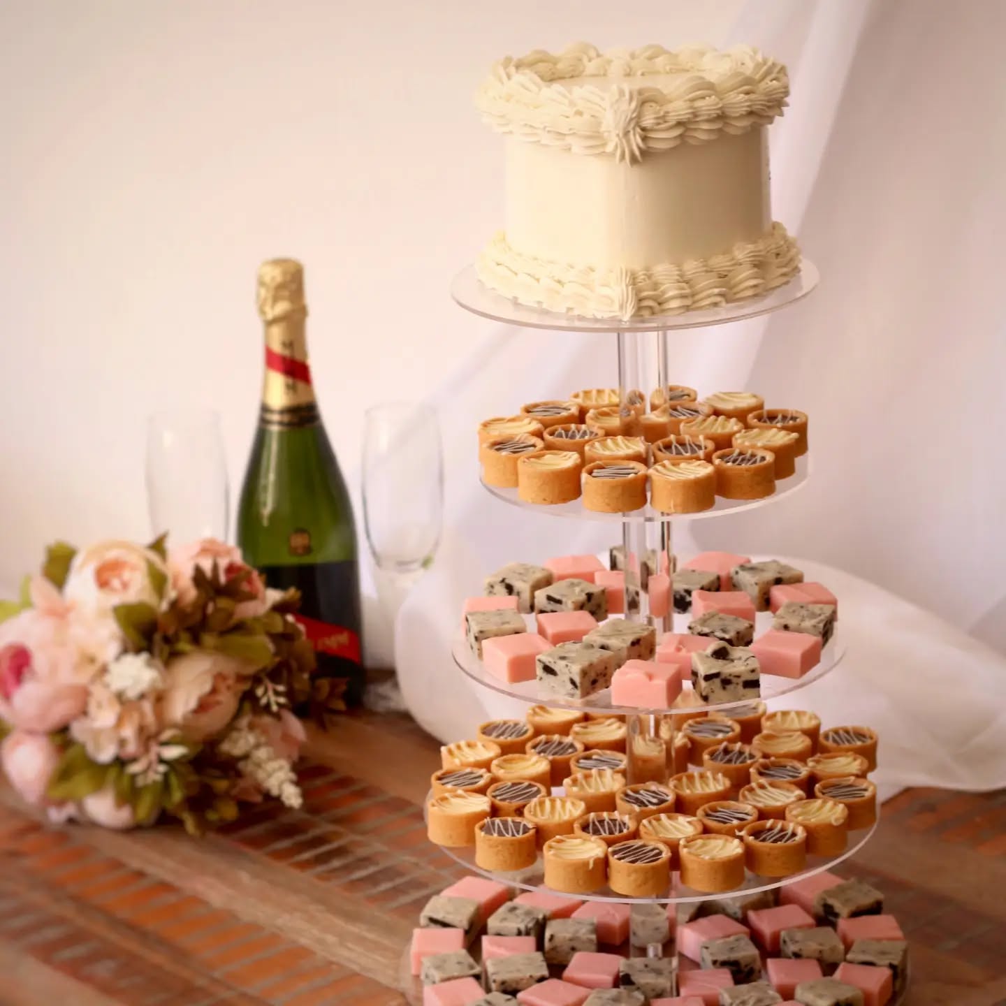 Planning a wedding or event? We have a few tasting spots left—come experience our top sellers and find your favorites!
