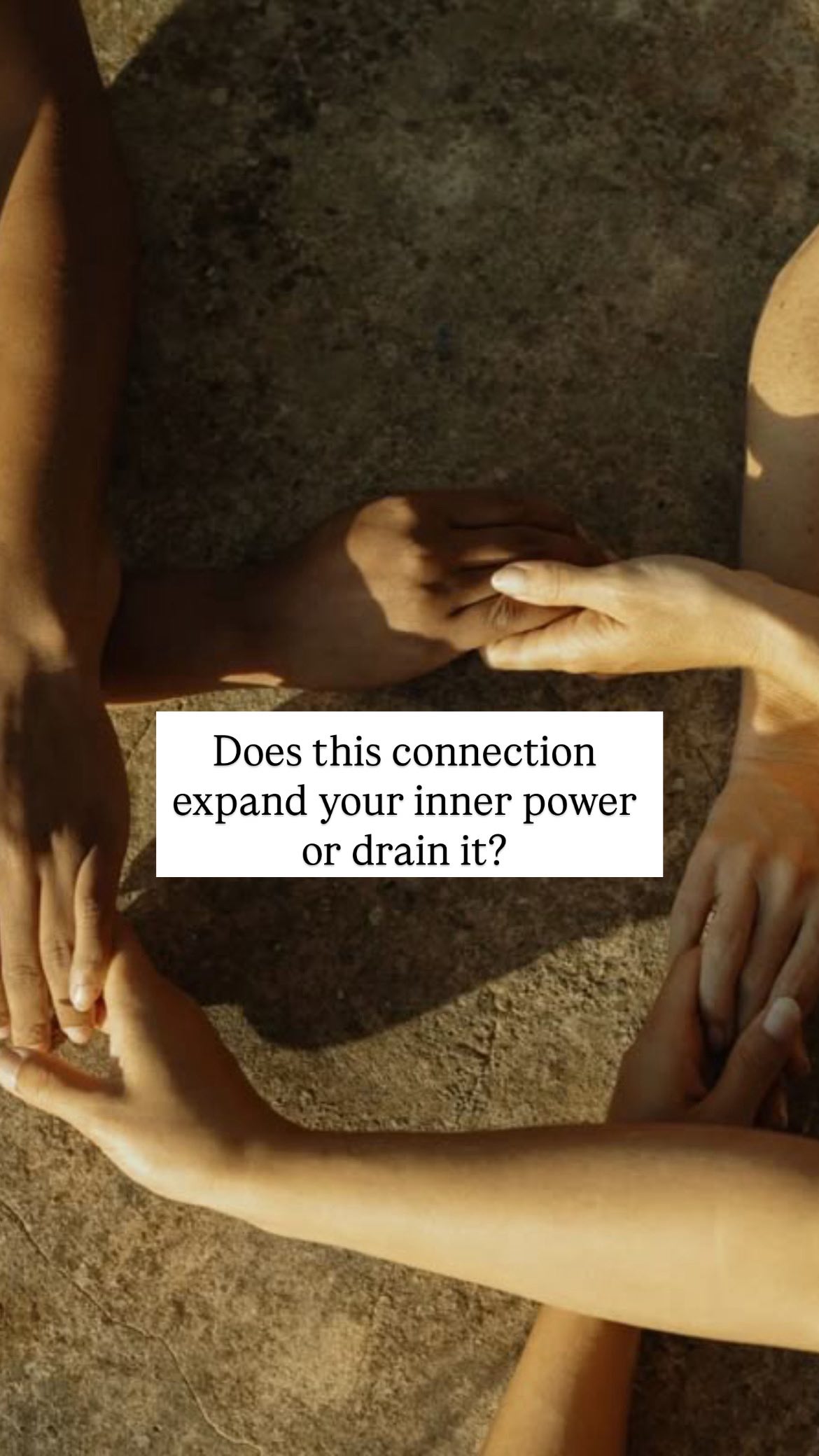 We are entering a new era 🔥
An era where there is no room for people-pleasing, playing small, or waiting for permission.
The Year of the Fire Horse is calling you to step boldly into your fullest, most authentic expression and to take up space.
The time has come to look honestly at:
• Where you may still be masking, doubting yourself, or hiding your gifts
• Where you are abandoning your needs to appease others
• Where past pain is still being carried and blocking your growth
💛 It was an honour to guide the @_visionseed_ cohort through a visualisation centred on inner power. How a full-body YES shows up, how it feels to move through the world lit up and determined, and how this inner power is expanded within connection.
Because WHO you give your energy to this year truly matters.
Tune into your body.
Get familiar with its signals.
Notice which relationships feel expansive, supportive, and nourishing.
☝🏼 Watch for some reflection prompts.
#InnerPower #PeoplePleasing #somaticcoach #Boundaries #yearofthehorse